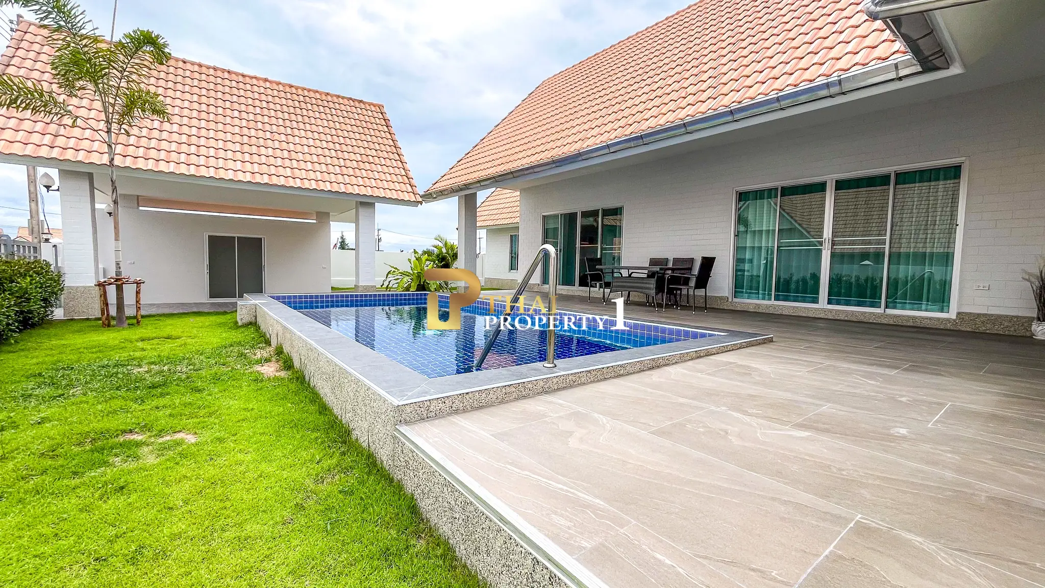 Fullt møblert 3- soveroms villa med basseng i Dusita Lakeside Village, Hua Hin – Eierform: Freehold