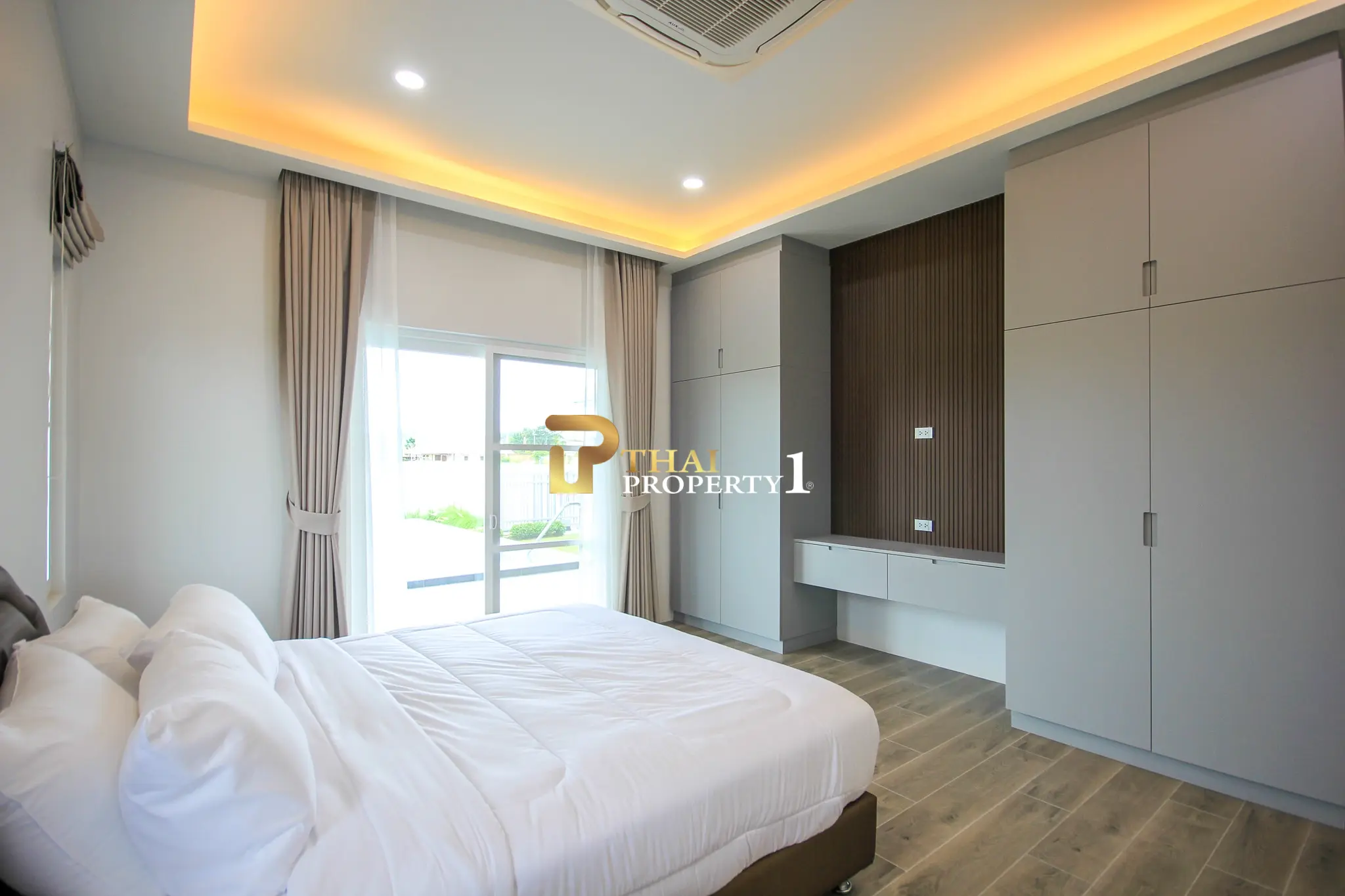 Fullt møblert 3- soveroms villa med basseng i Dusita Lakeside Village, Hua Hin – Eierform: Freehold