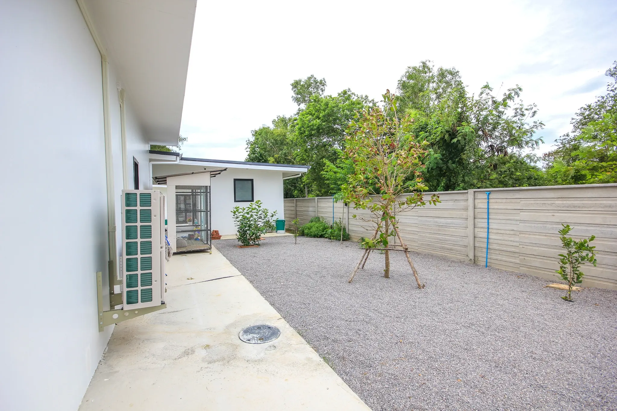 Moderne 4-soveroms villa med basseng til salgs nær Black Mountain Golfbane Hua Hin – 1,6 rai tomt