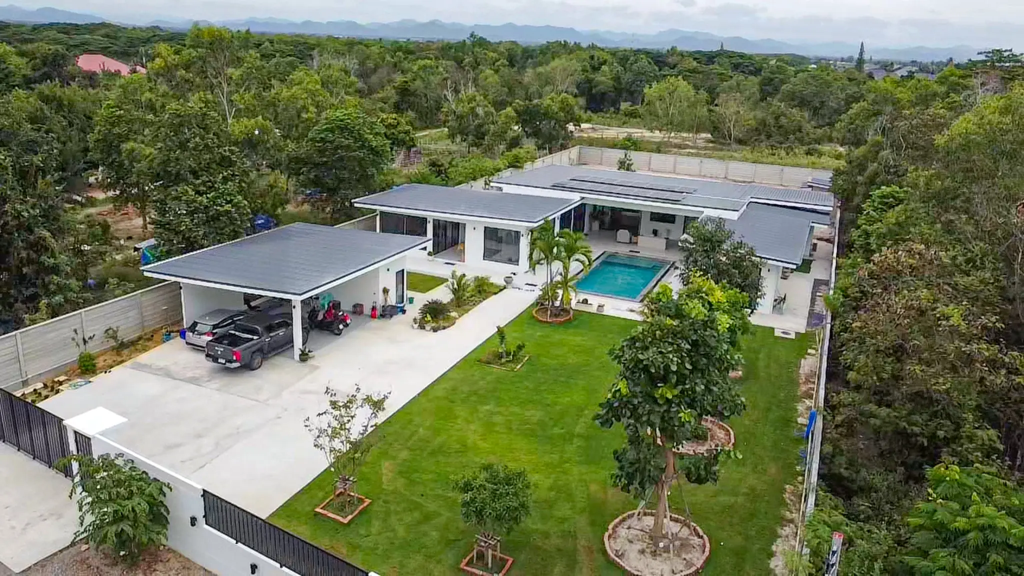 Moderne 4-soveroms villa med basseng til salgs nær Black Mountain Golfbane Hua Hin – 1,6 rai tomt