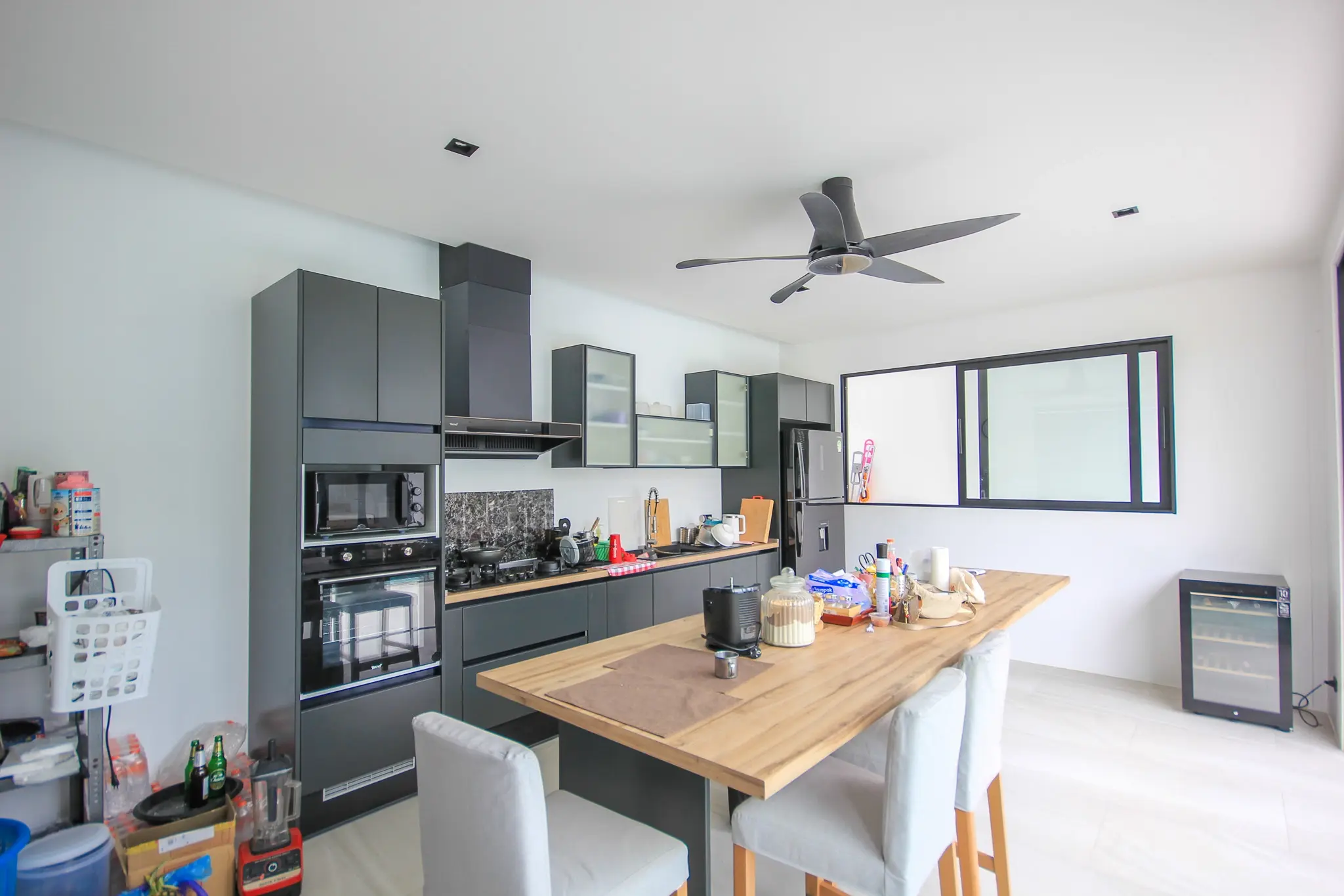 Moderne 4-soveroms villa med basseng til salgs nær Black Mountain Golfbane Hua Hin – 1,6 rai tomt