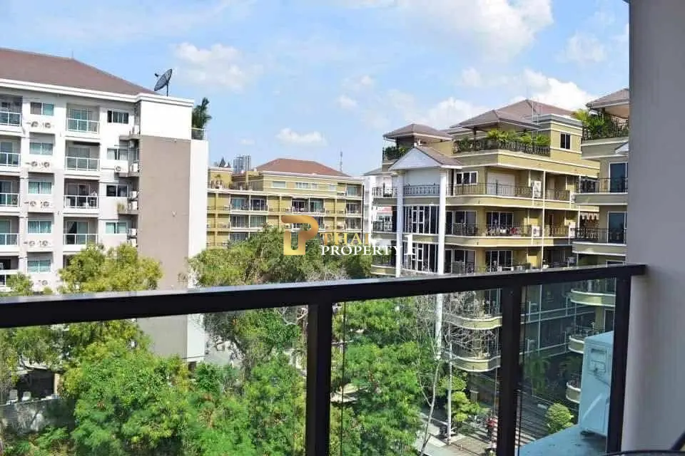 Pet-Friendly 2-Bedroom Condo for Sale in Pratumnak - Siam Oriental Elegance 1