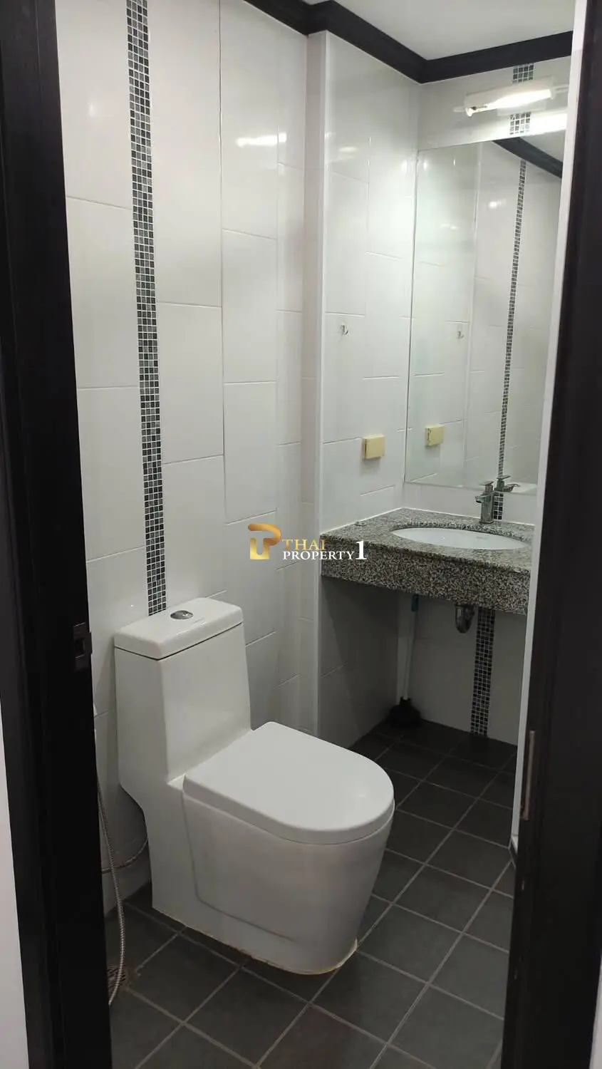 Pet-Friendly 2-Bedroom Condo for Sale in Pratumnak - Siam Oriental Elegance 1