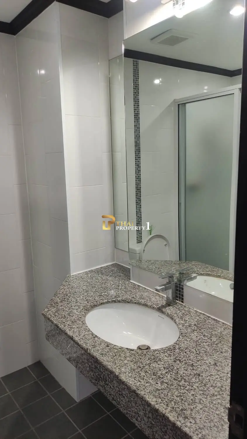 Pet-Friendly 2-Bedroom Condo for Sale in Pratumnak - Siam Oriental Elegance 1