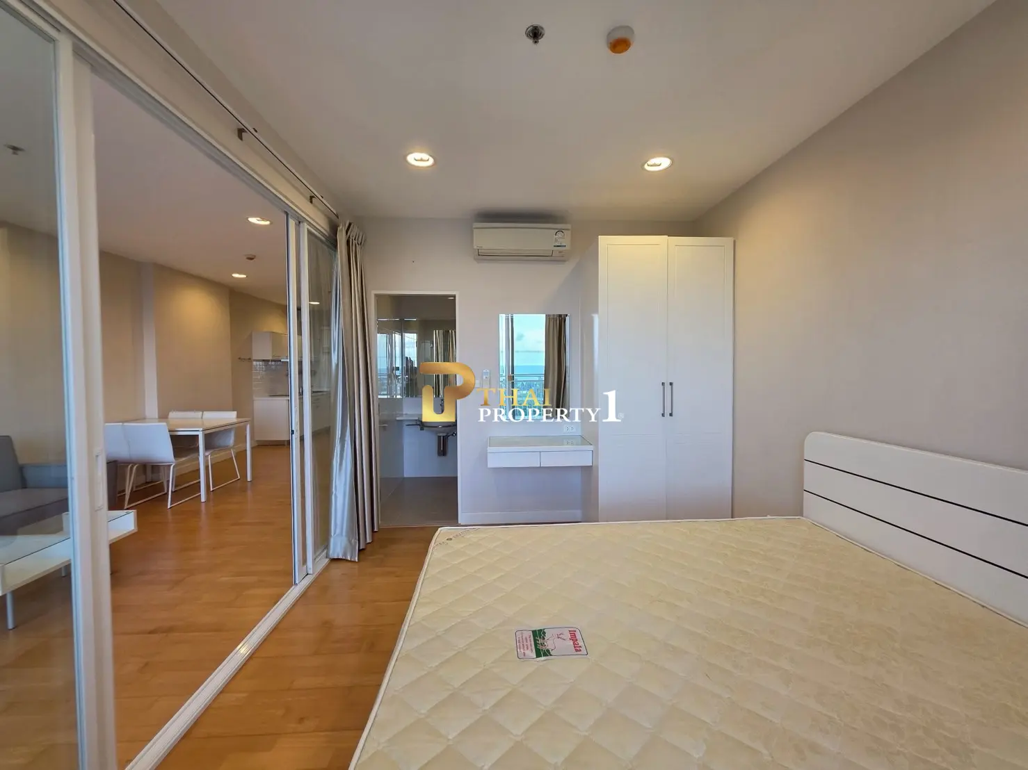 Stylish 2-Bed, 2-Bath condo For Sale - Boathouse Hua Hin 