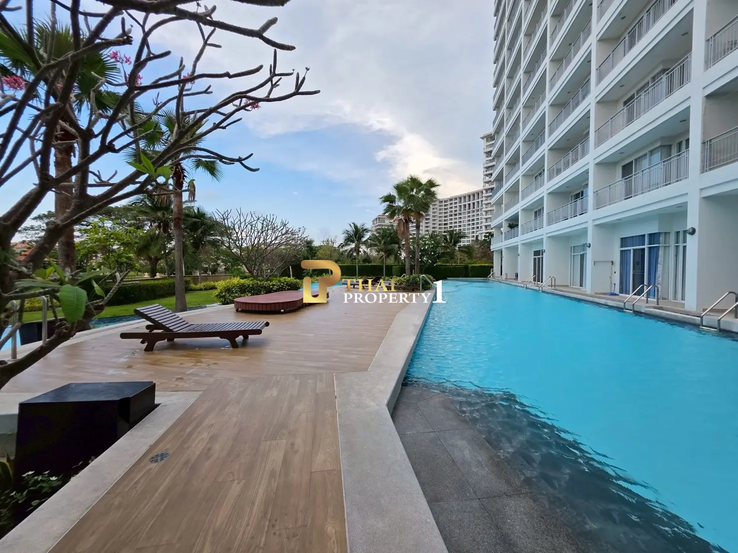 Stylish 2-Bed, 2-Bath condo For Sale - Boathouse Hua Hin 