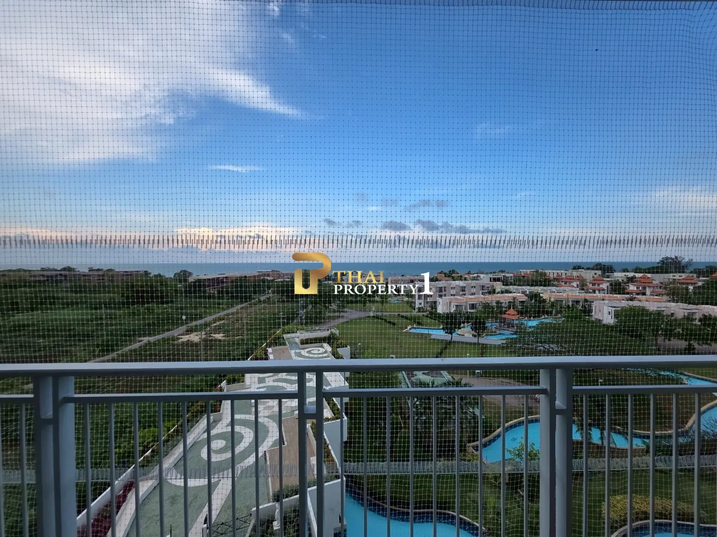 Stylish 2-Bed, 2-Bath condo For Sale - Boathouse Hua Hin 