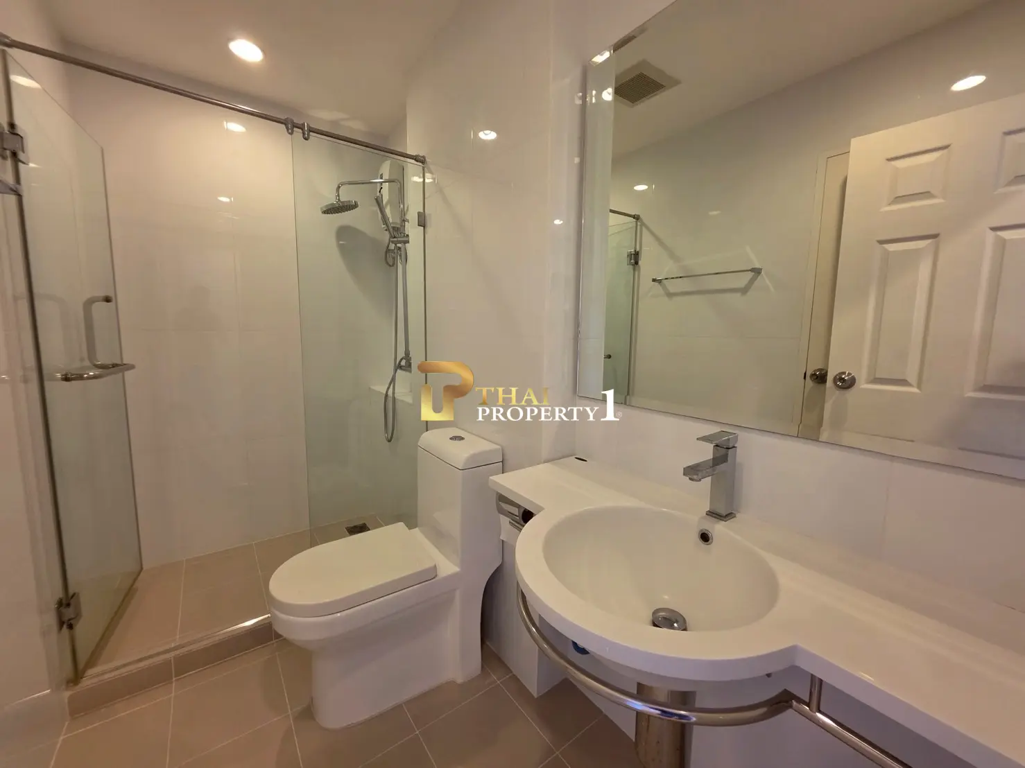 Stylish 2-Bed, 2-Bath condo For Sale - Boathouse Hua Hin 