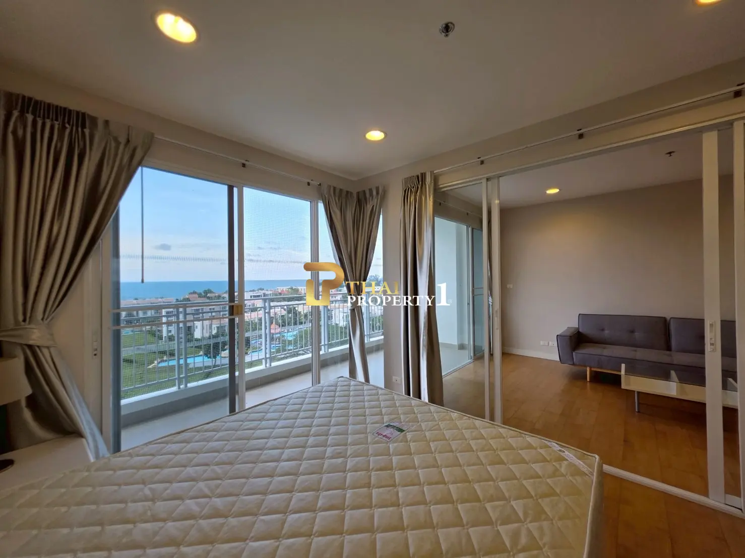 Stylish 2-Bed, 2-Bath condo For Sale - Boathouse Hua Hin 
