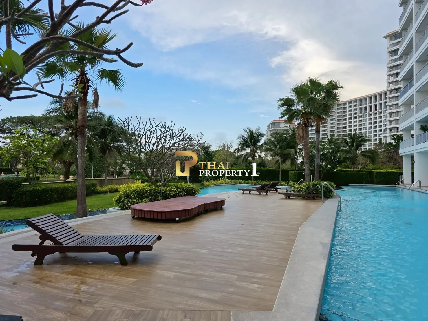 Stylish 2-Bed, 2-Bath condo For Sale - Boathouse Hua Hin 