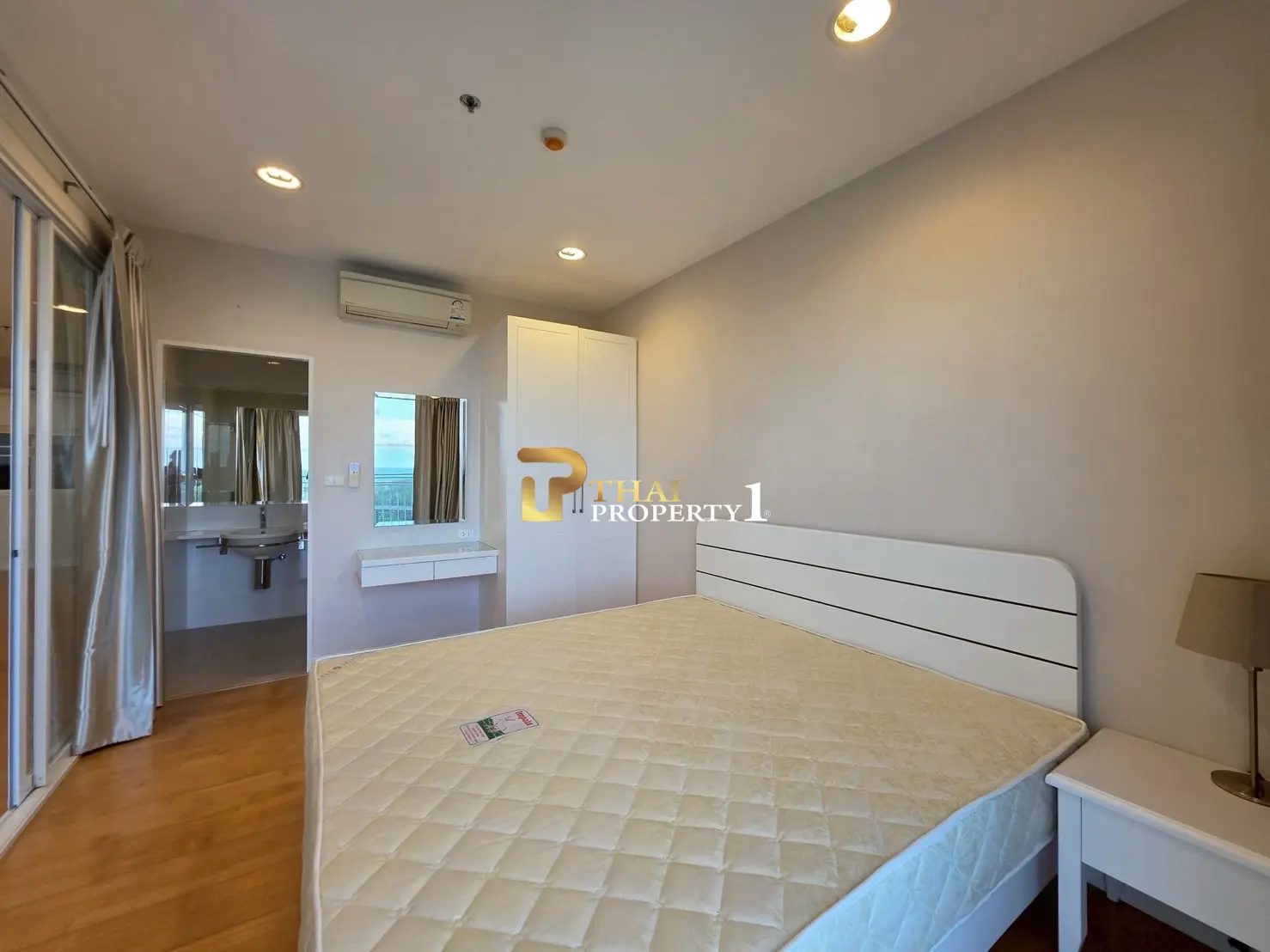 Stylish 2-Bed, 2-Bath condo For Sale - Boathouse Hua Hin 
