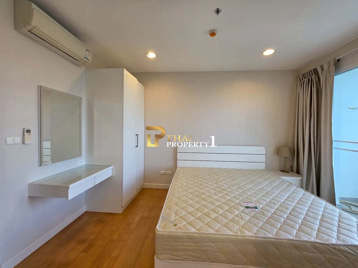 Stylish 2-Bed, 2-Bath condo For Sale - Boathouse Hua Hin 
