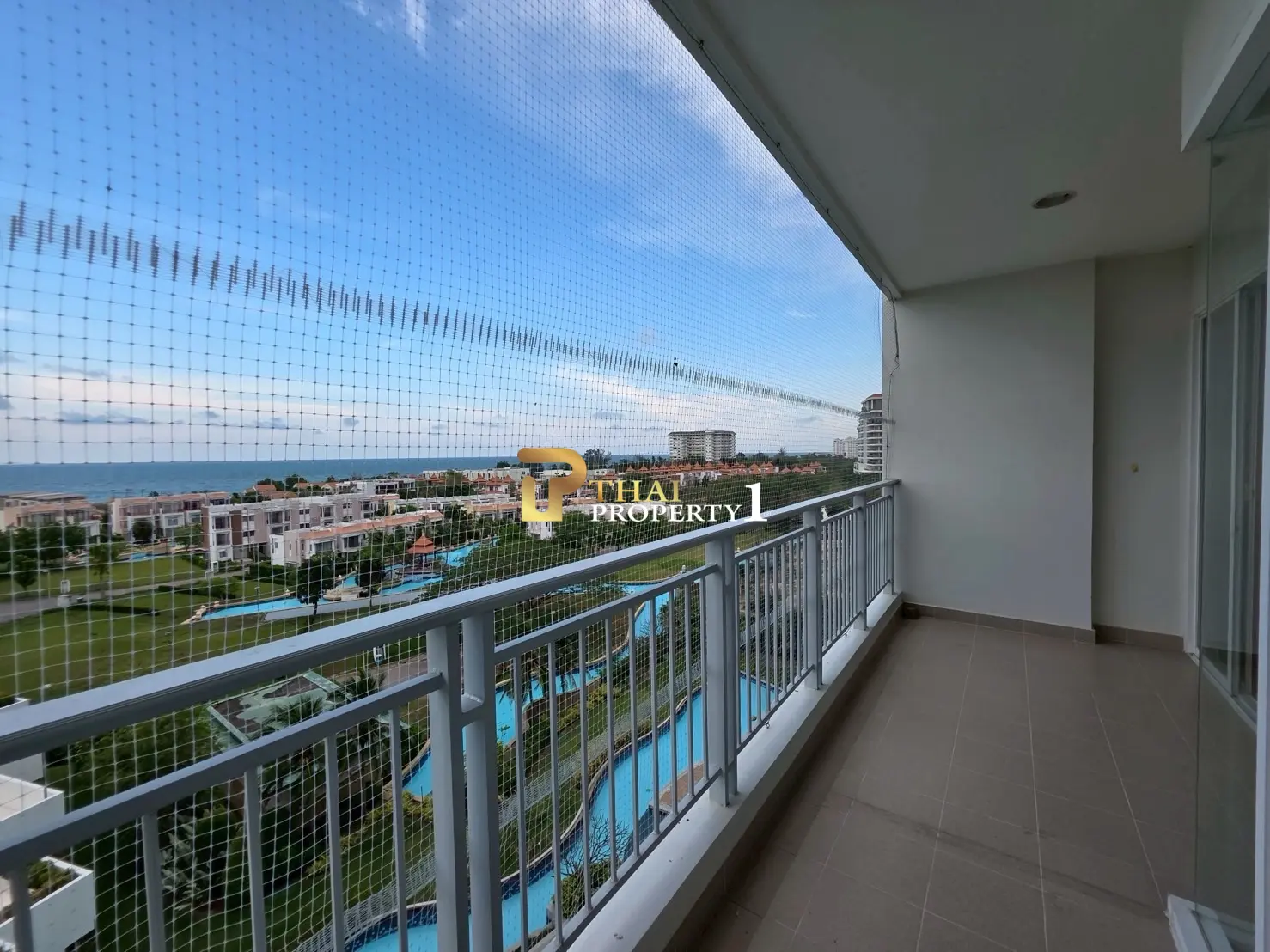 Stylish 2-Bed, 2-Bath condo For Sale - Boathouse Hua Hin 