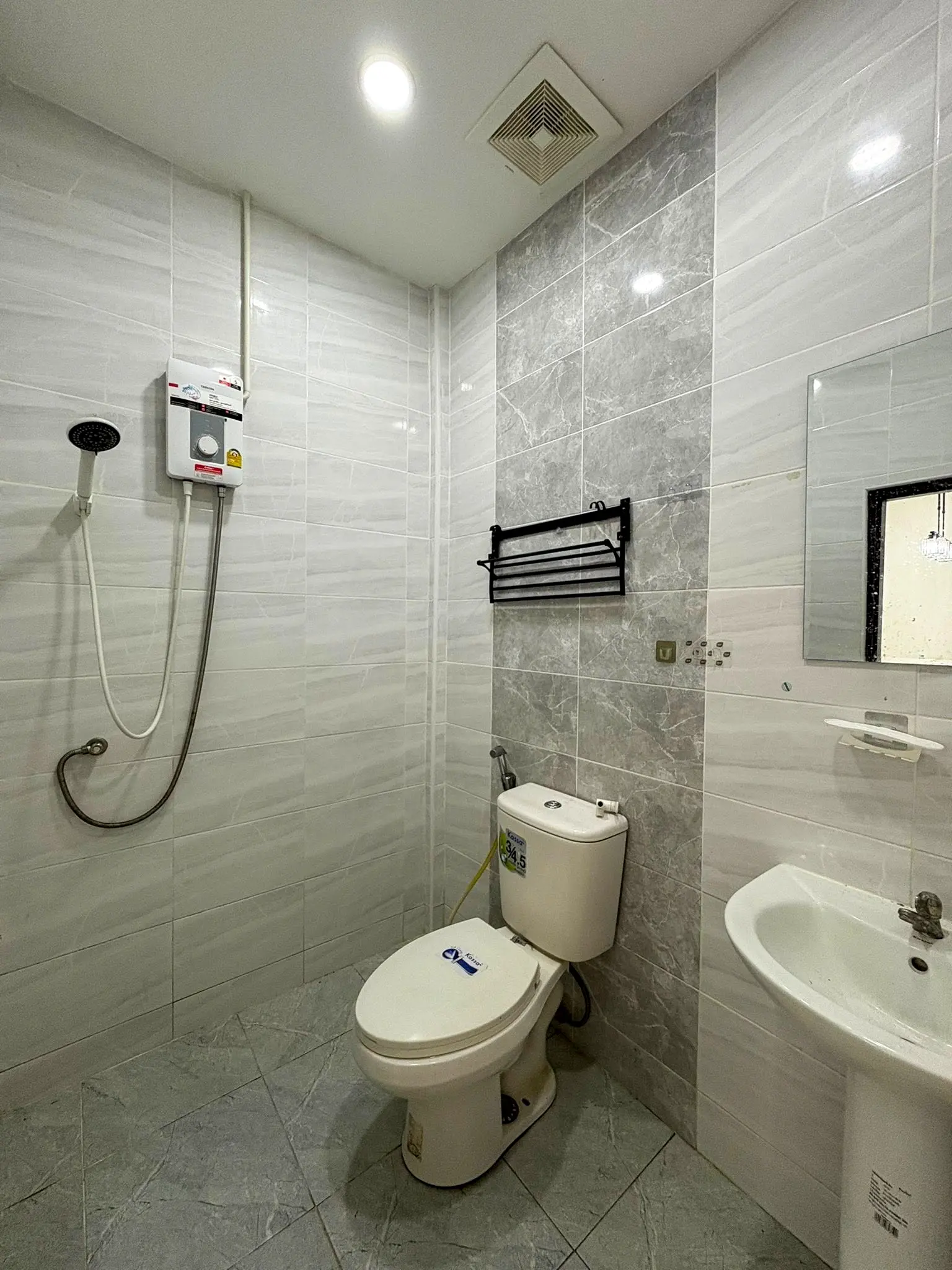 Affordable 2-Bedroom Townhouse for Sale – Khao Noi Boonsampan Pattaya