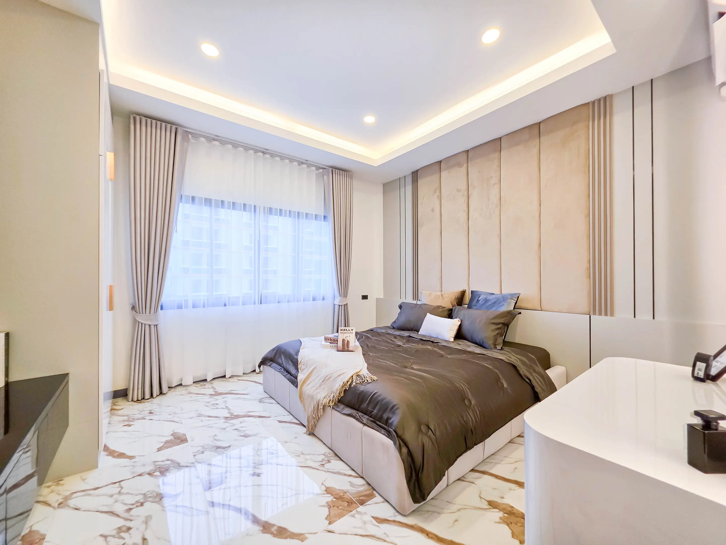 Luxury 5-Bedroom Pool Villa for Sale – Prime Location Thepprasit Road, Fully Renovated, Company Ownership