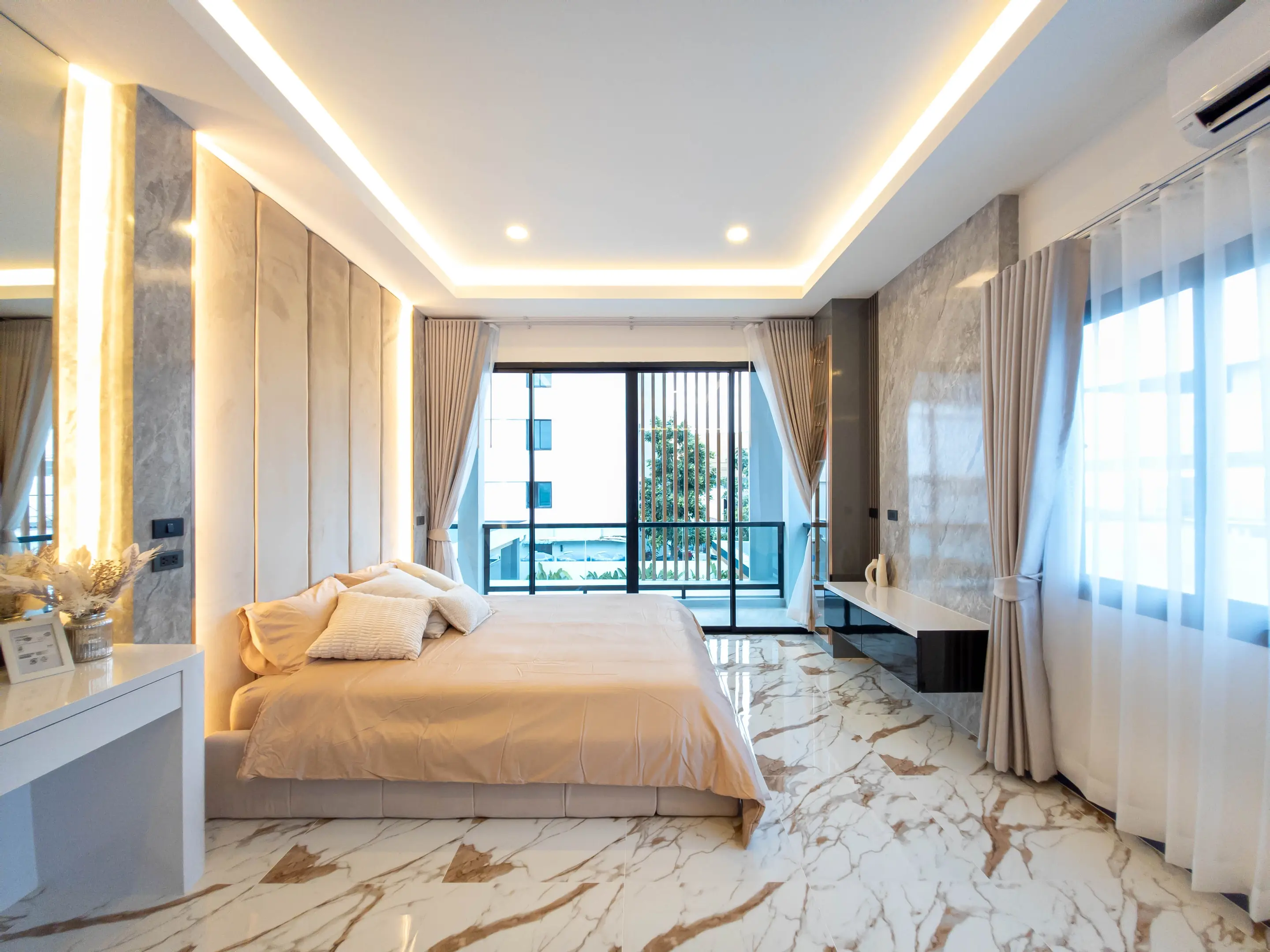 Luxury 5-Bedroom Pool Villa for Sale – Prime Location Thepprasit Road, Fully Renovated, Company Ownership