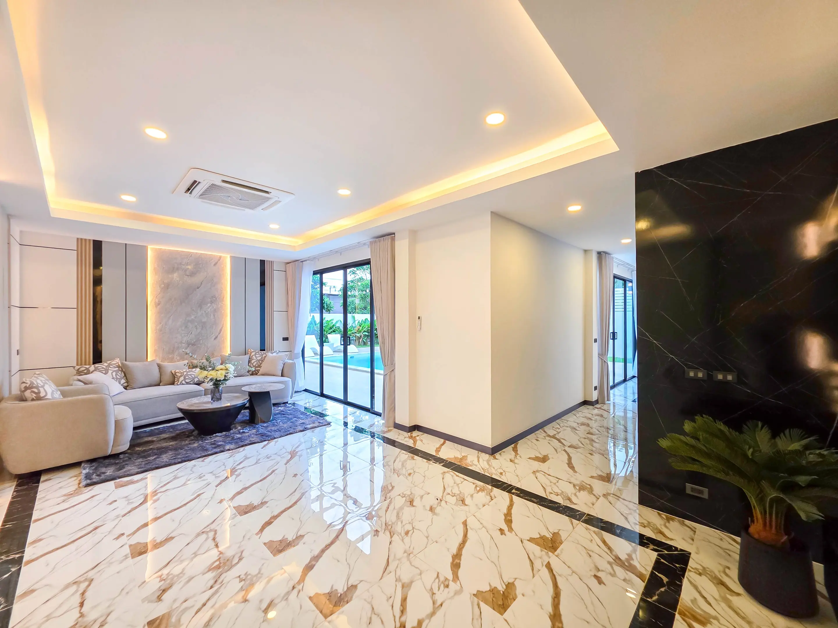 Luxury 5-Bedroom Pool Villa for Sale – Prime Location Thepprasit Road, Fully Renovated, Company Ownership