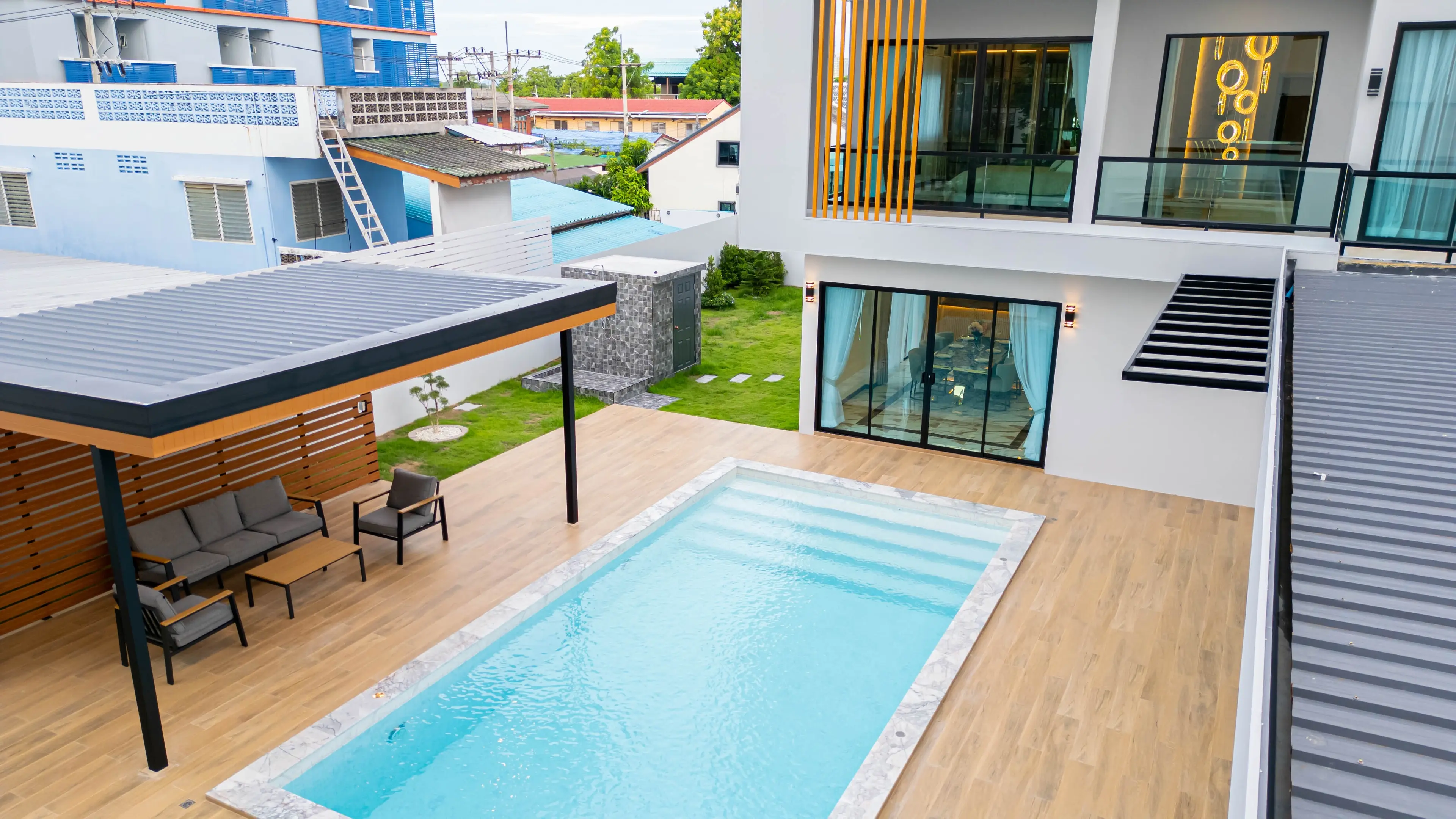 Luxury 5-Bedroom Pool Villa for Sale – Prime Location Thepprasit Road, Fully Renovated, Company Ownership