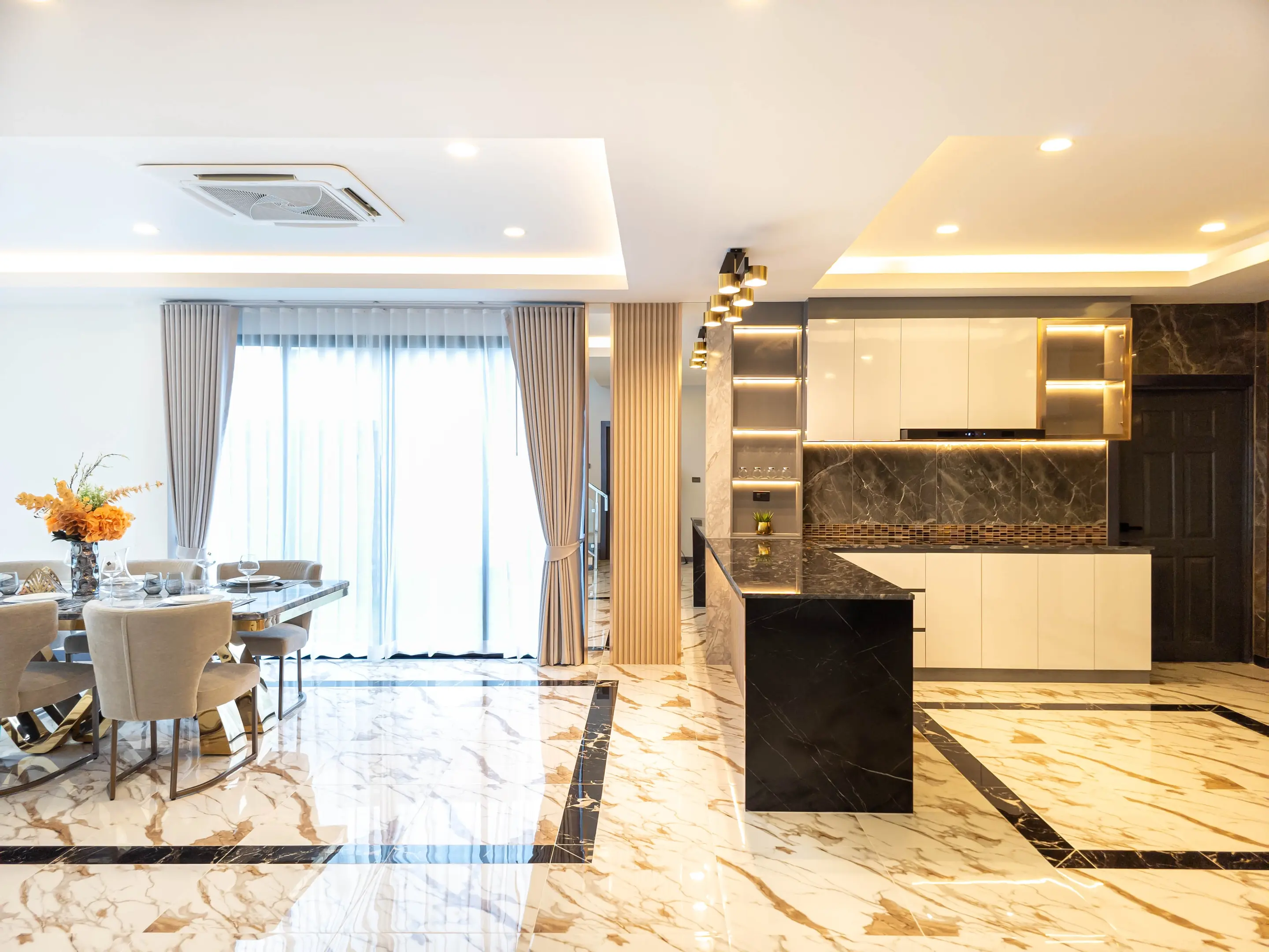 Luxury 5-Bedroom Pool Villa for Sale – Prime Location Thepprasit Road, Fully Renovated, Company Ownership
