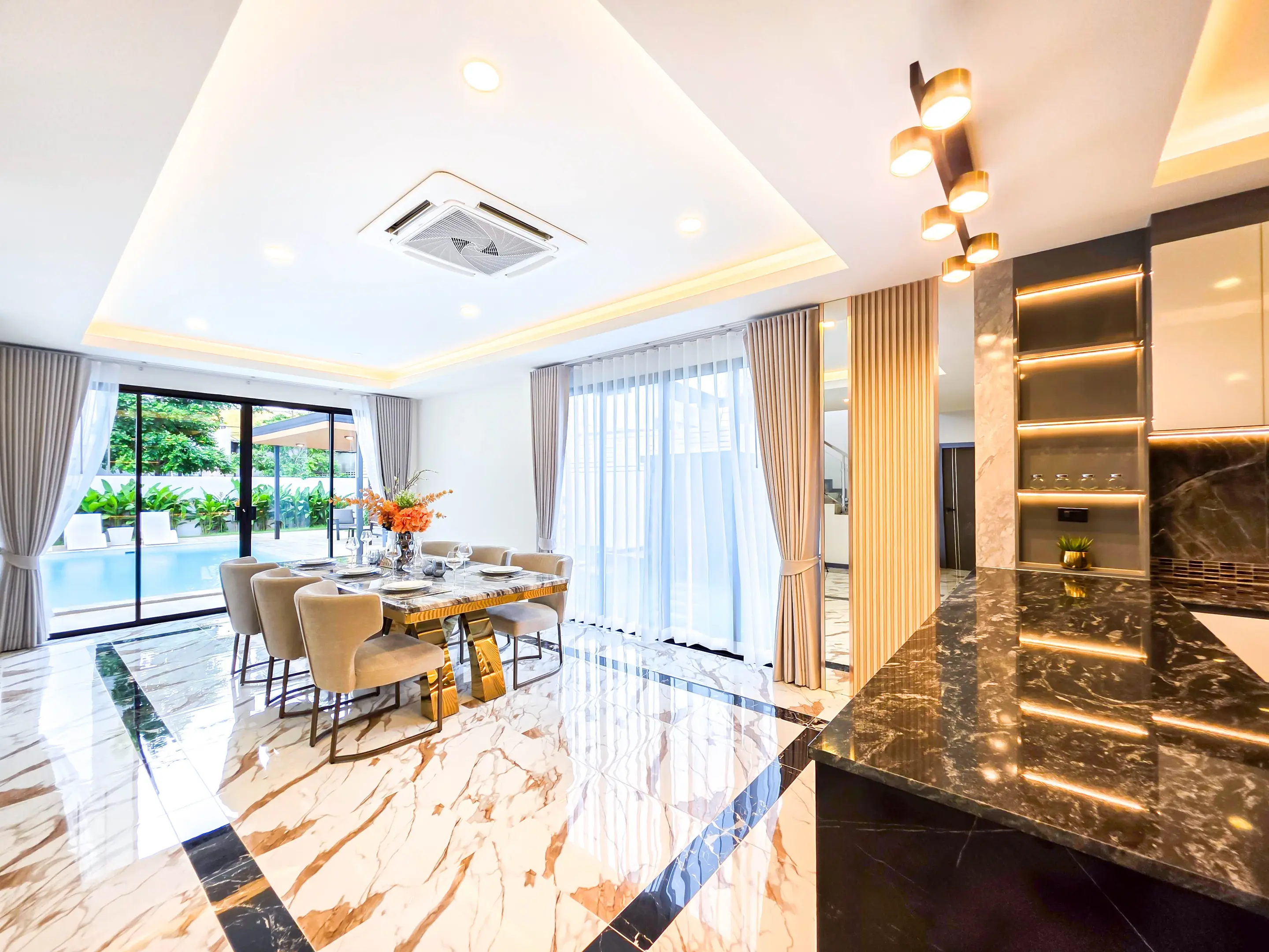 Luxury 5-Bedroom Pool Villa for Sale – Prime Location Thepprasit Road, Fully Renovated, Company Ownership