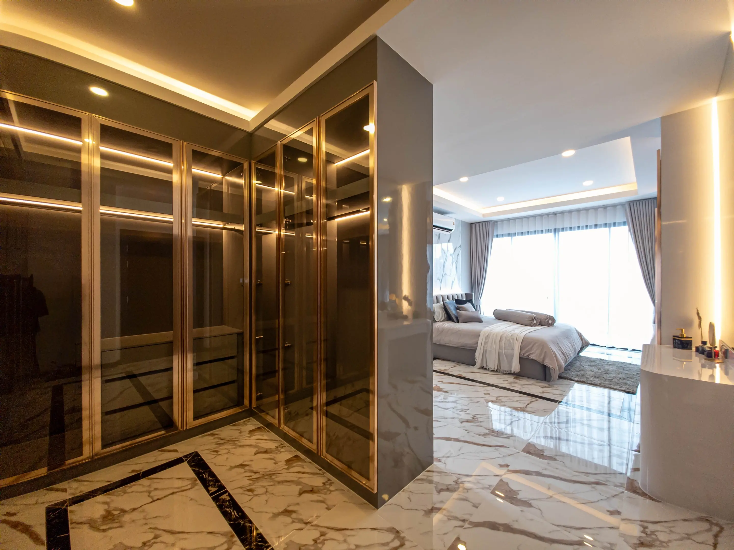 Luxury 5-Bedroom Pool Villa for Sale – Prime Location Thepprasit Road, Fully Renovated, Company Ownership
