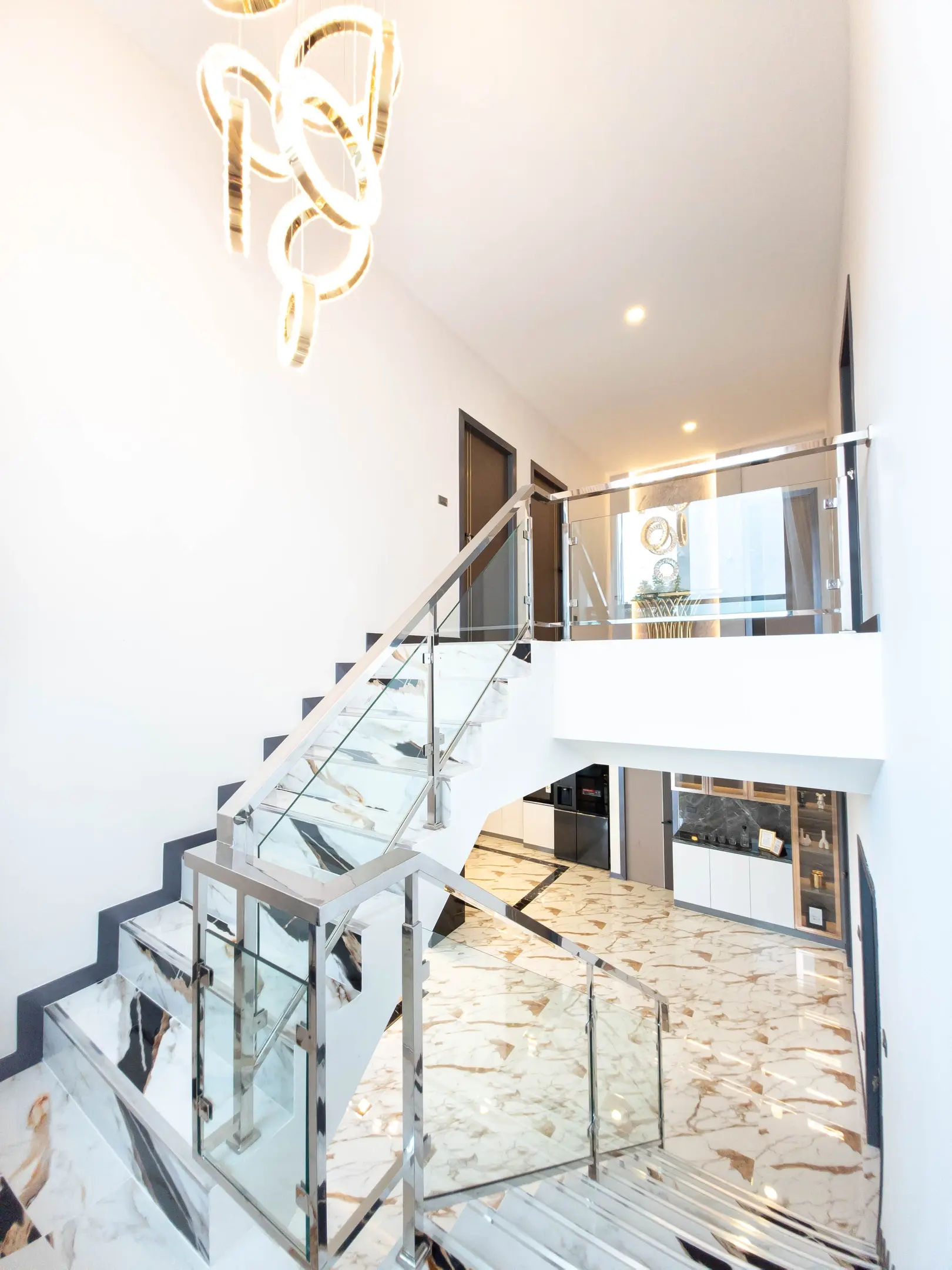 Luxury 5-Bedroom Pool Villa for Sale – Prime Location Thepprasit Road, Fully Renovated, Company Ownership