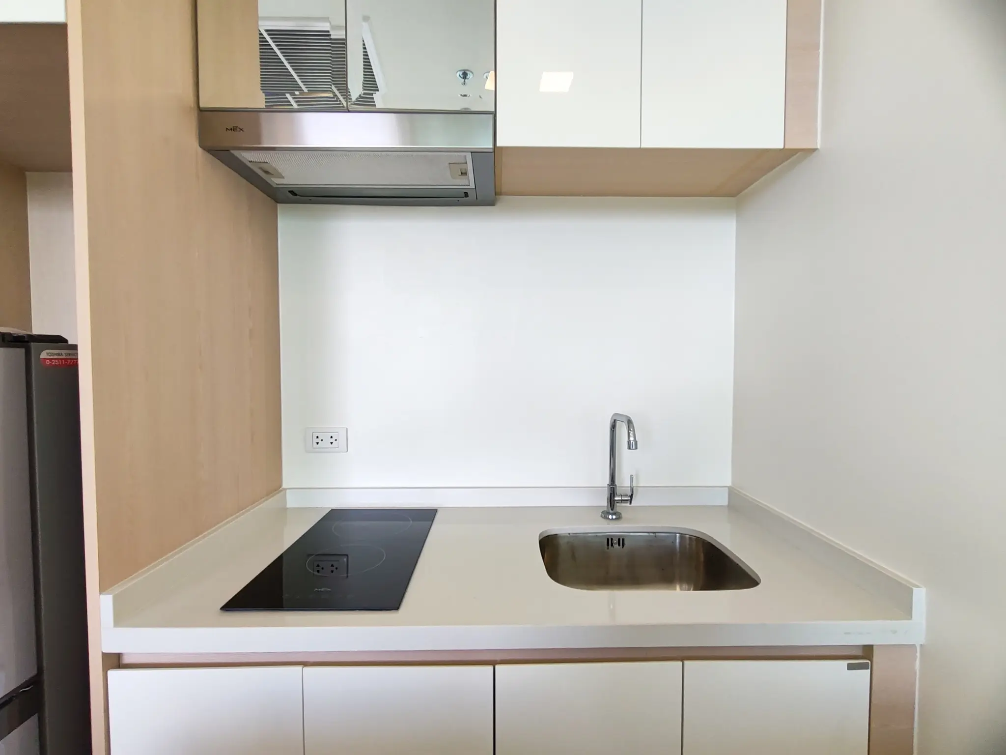 Beachfront 1-Bedroom Condo for Sale at Delmare Bangsaray – Stunning Seaview, Fully Furnished