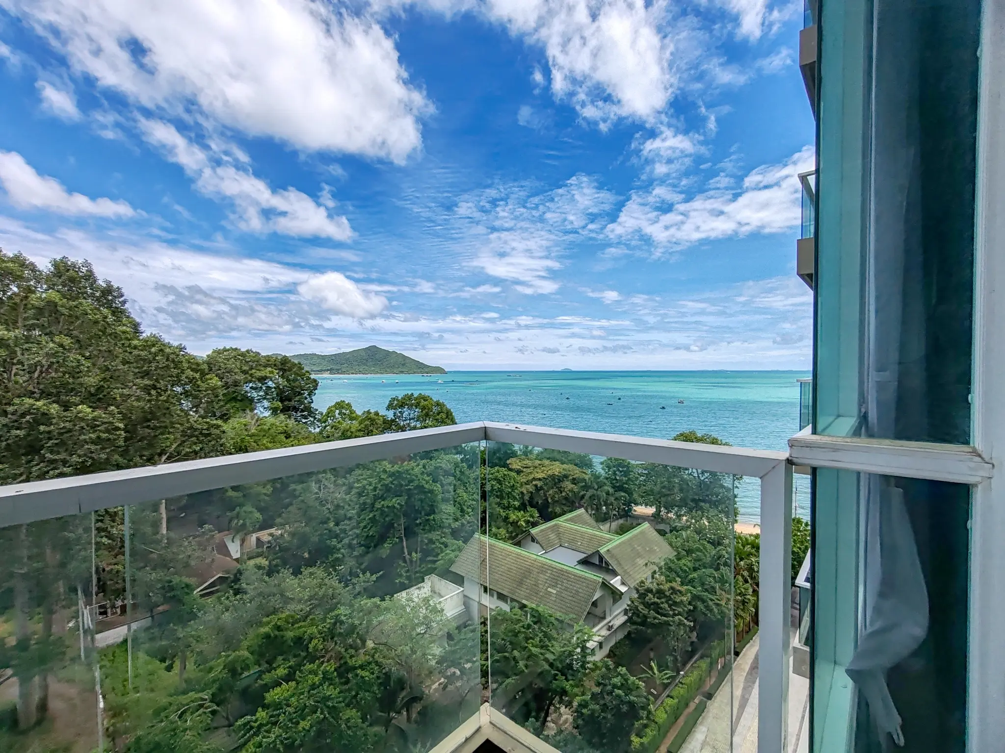 Beachfront 1-Bedroom Condo for Sale at Delmare Bangsaray – Stunning Seaview, Fully Furnished