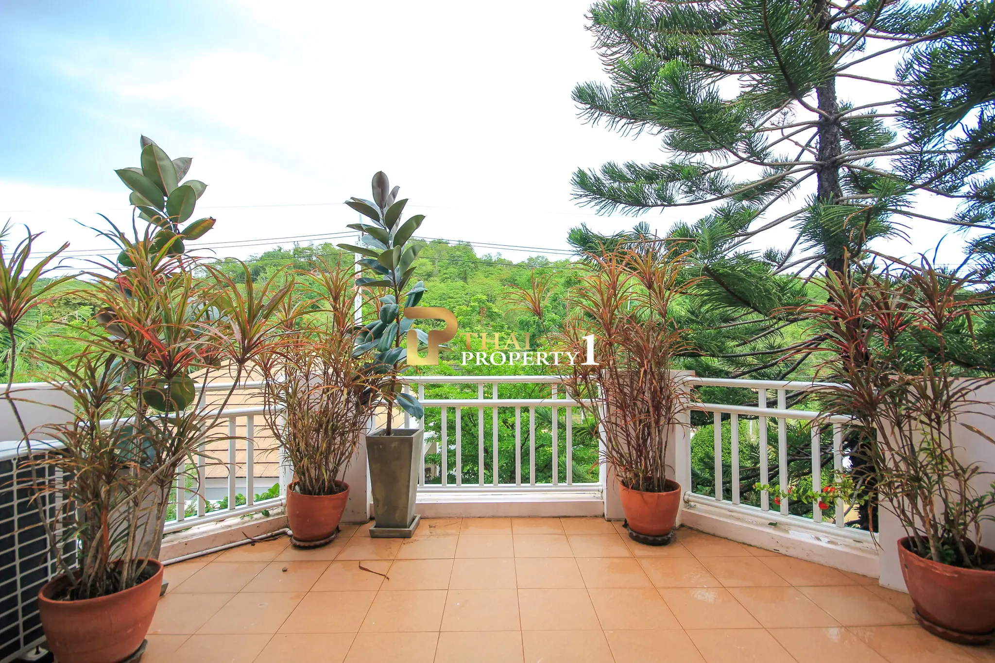 Tranquil Living in Hua Hin Soi 6 – Private Pool Villa Near City Center