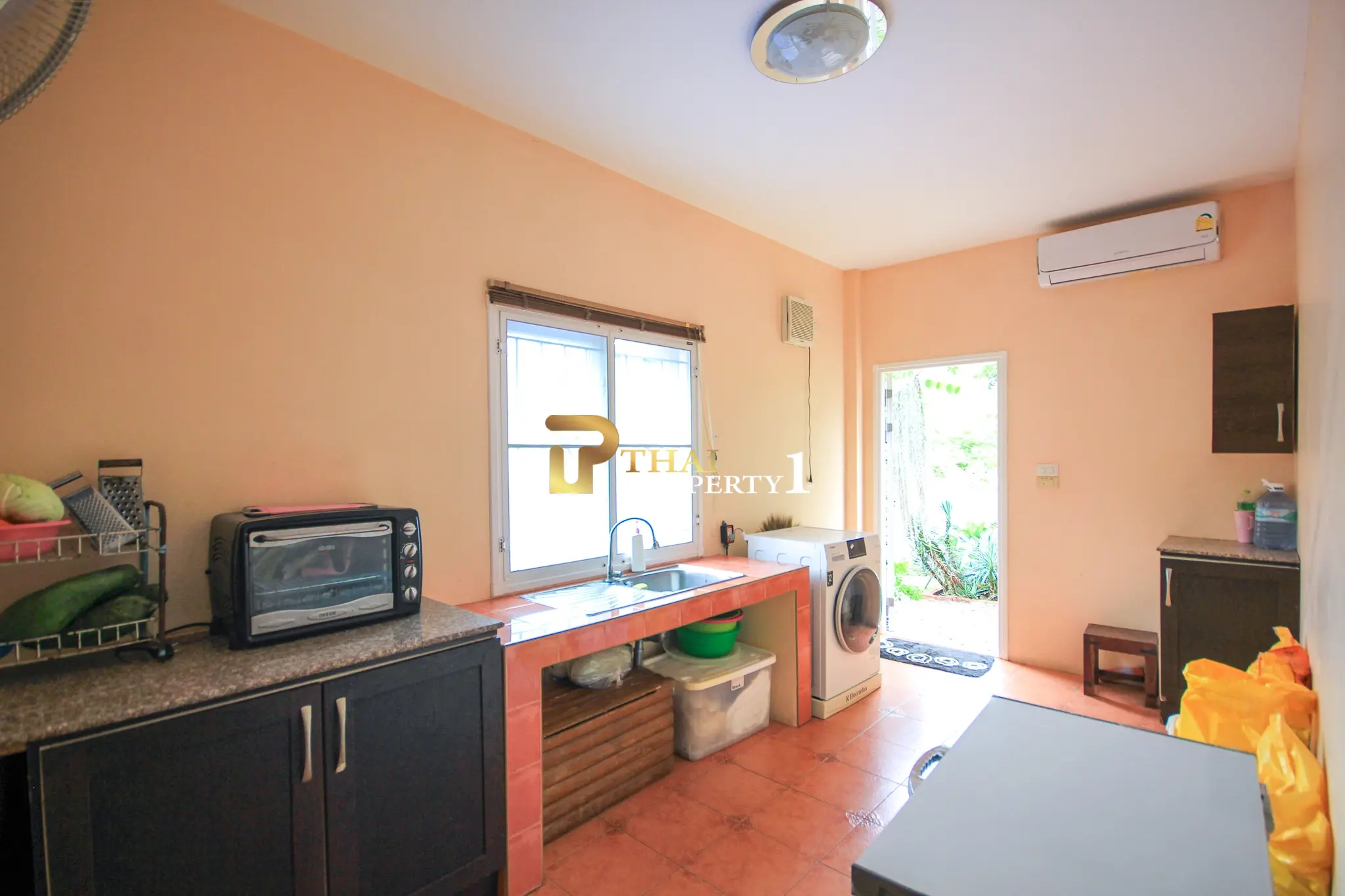 Tranquil Living in Hua Hin Soi 6 – Private Pool Villa Near City Center
