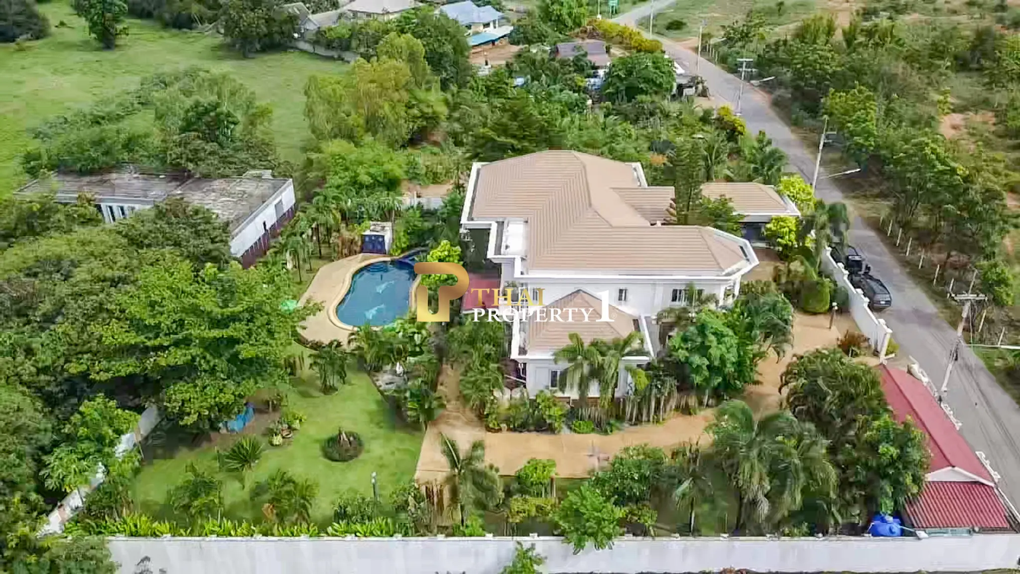 Tranquil Living in Hua Hin Soi 6 – Private Pool Villa Near City Center