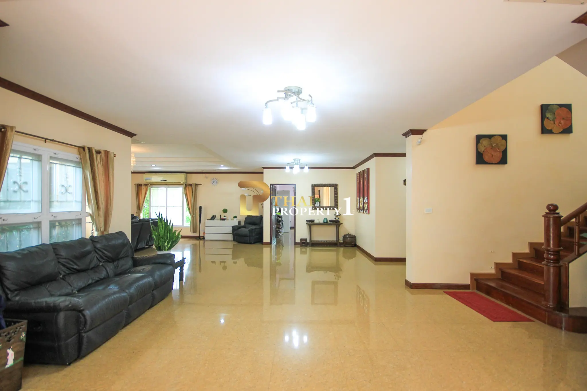 Tranquil Living in Hua Hin Soi 6 – Private Pool Villa Near City Center