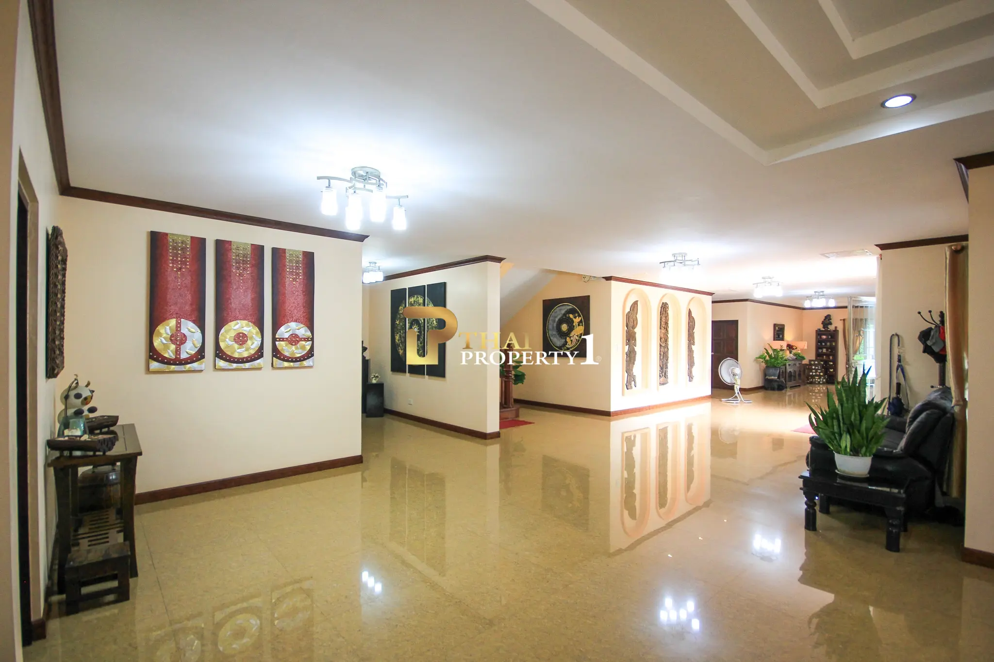 Tranquil Living in Hua Hin Soi 6 – Private Pool Villa Near City Center