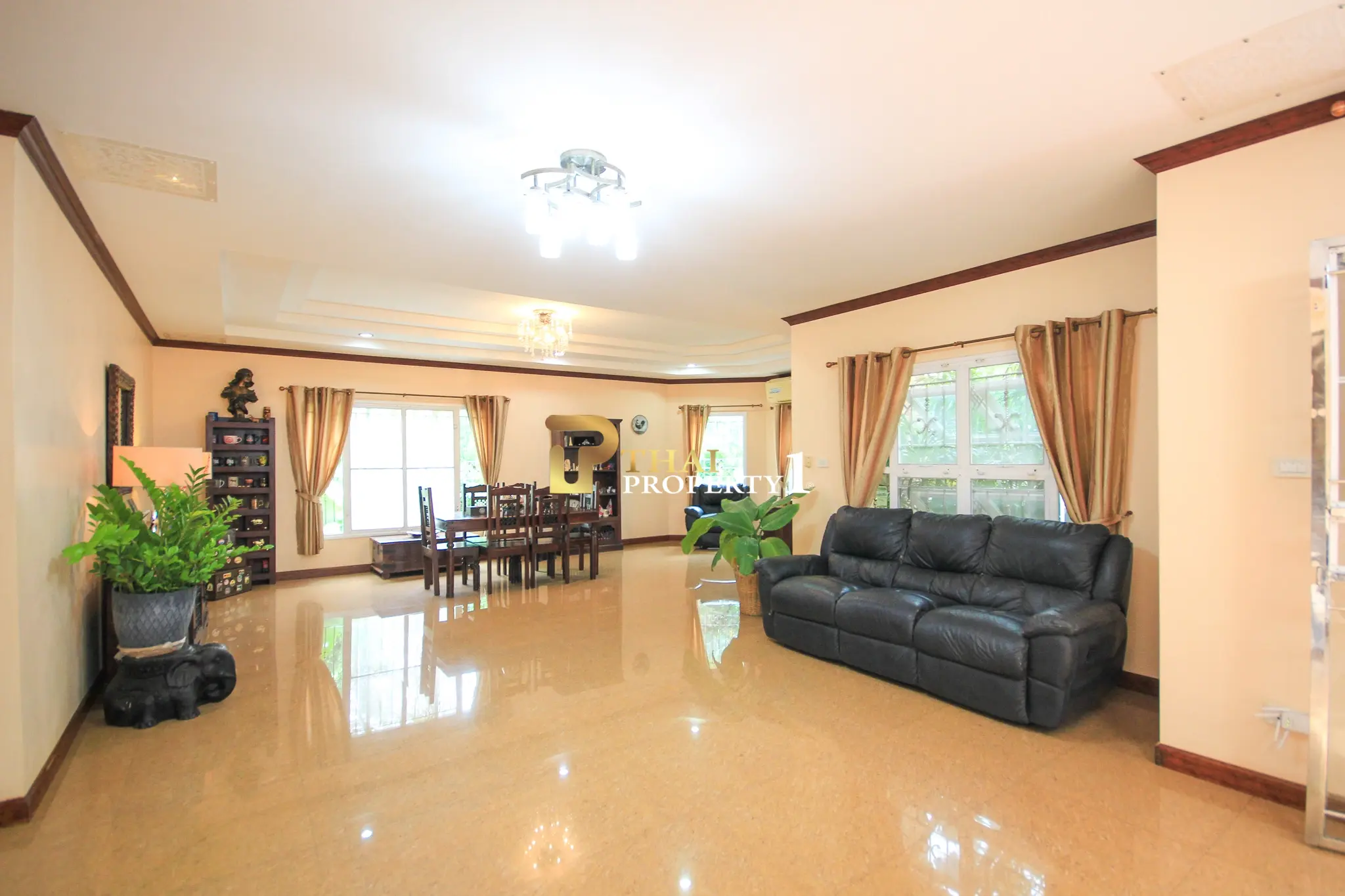 Tranquil Living in Hua Hin Soi 6 – Private Pool Villa Near City Center