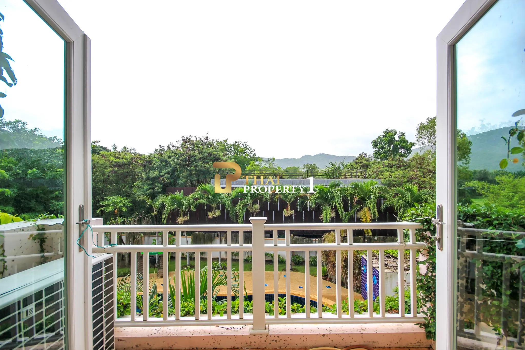 Tranquil Living in Hua Hin Soi 6 – Private Pool Villa Near City Center