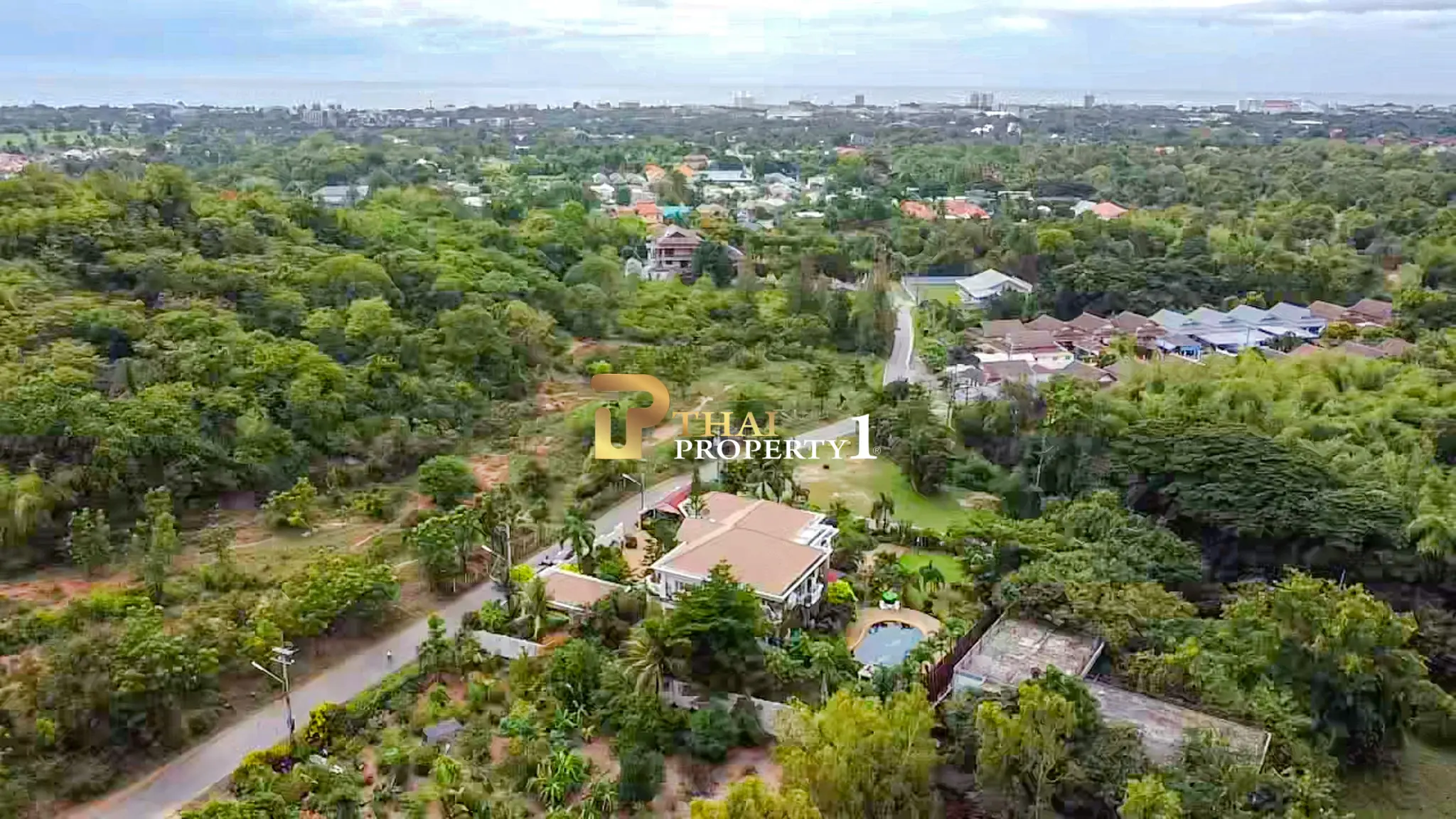 Tranquil Living in Hua Hin Soi 6 – Private Pool Villa Near City Center