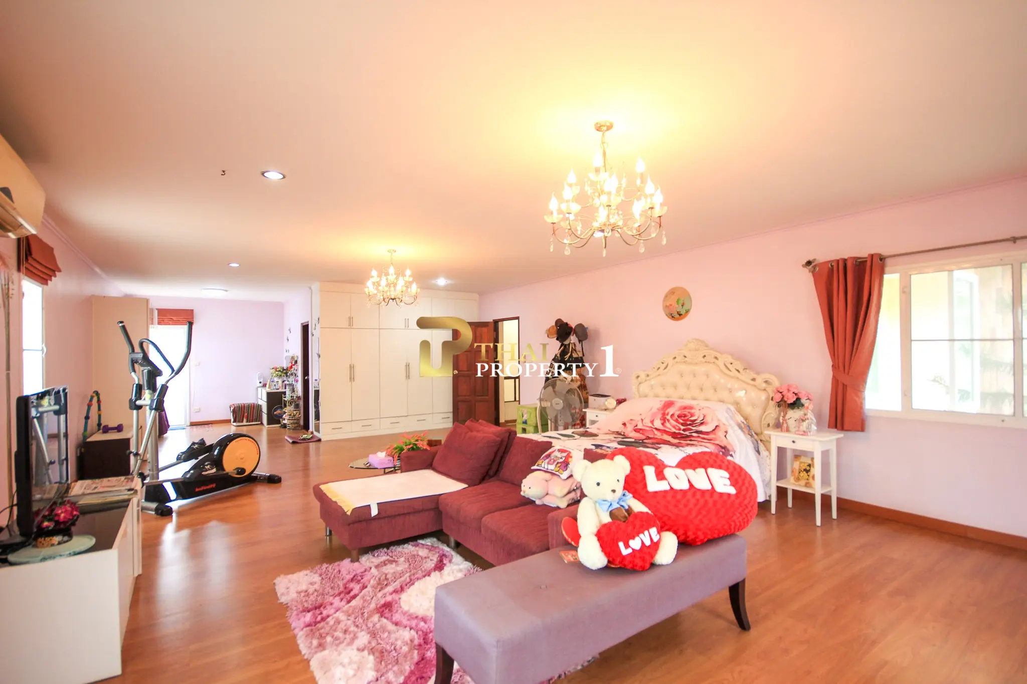 Tranquil Living in Hua Hin Soi 6 – Private Pool Villa Near City Center