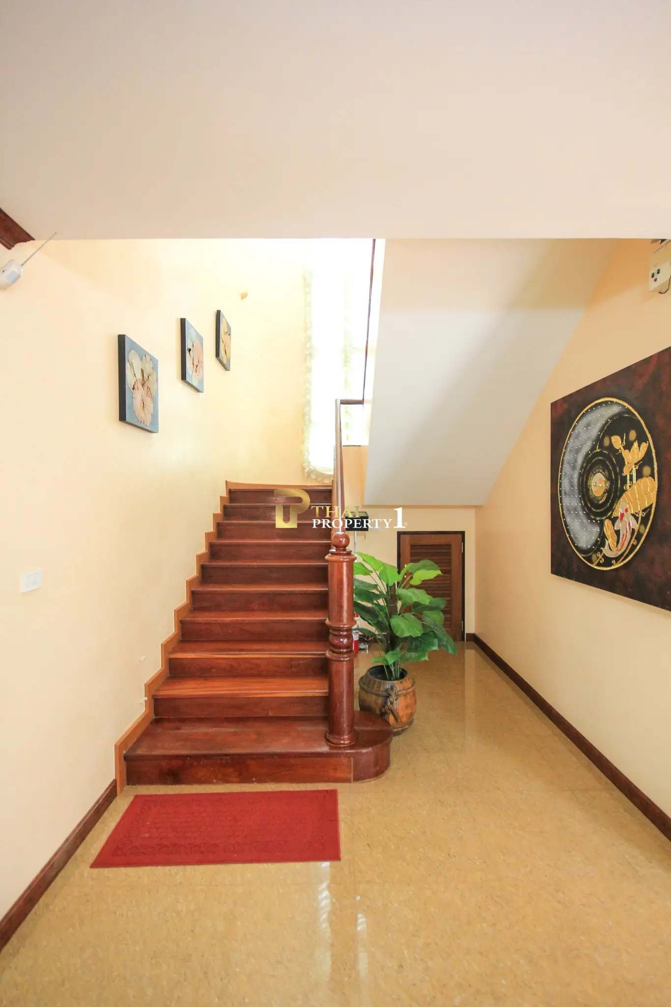 Tranquil Living in Hua Hin Soi 6 – Private Pool Villa Near City Center