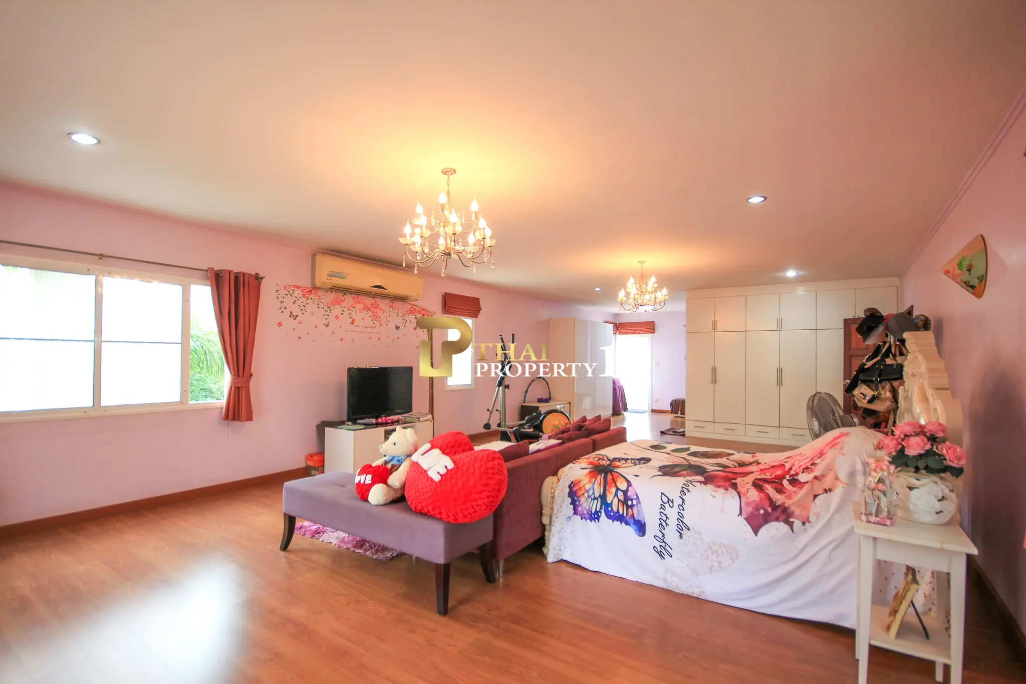 Tranquil Living in Hua Hin Soi 6 – Private Pool Villa Near City Center