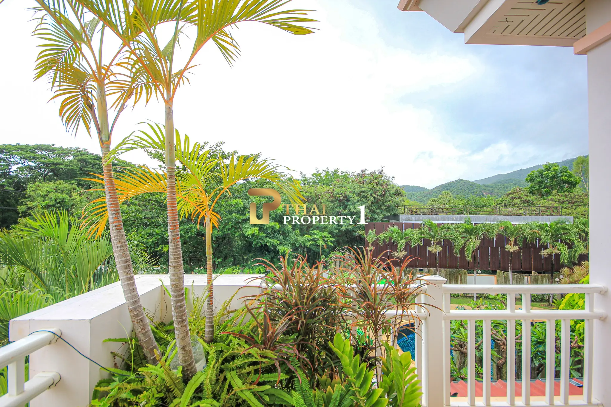 Tranquil Living in Hua Hin Soi 6 – Private Pool Villa Near City Center