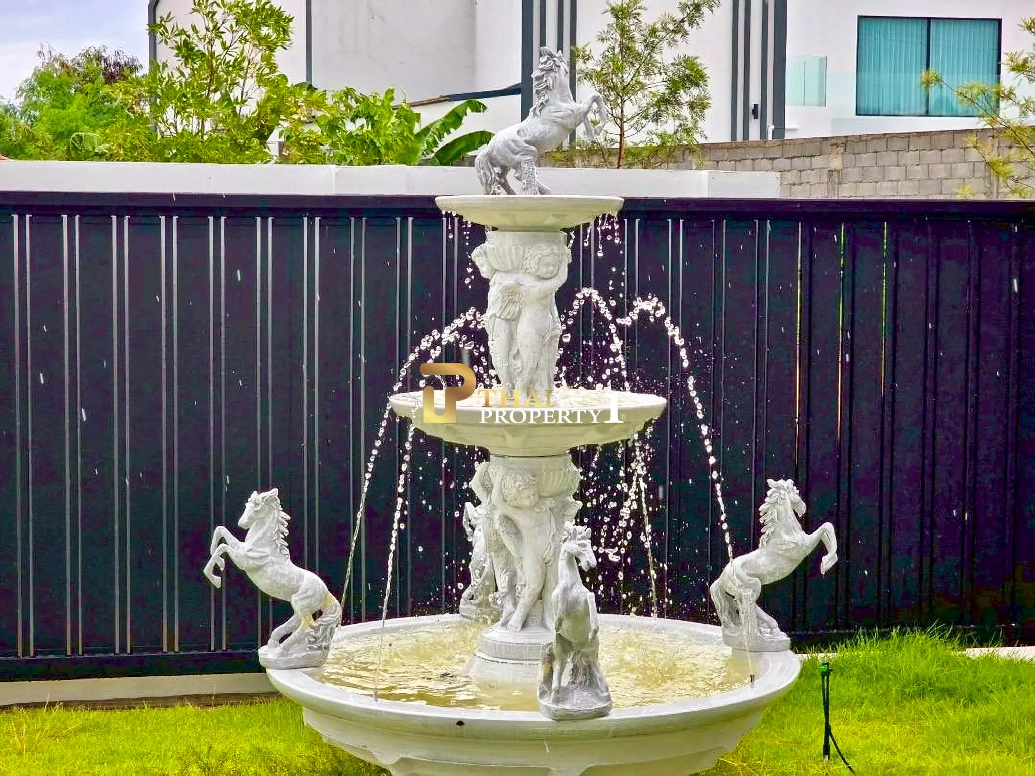  Modern Luxury Home for Sale in East Pattaya, Fully Furnished, 6.59 MB