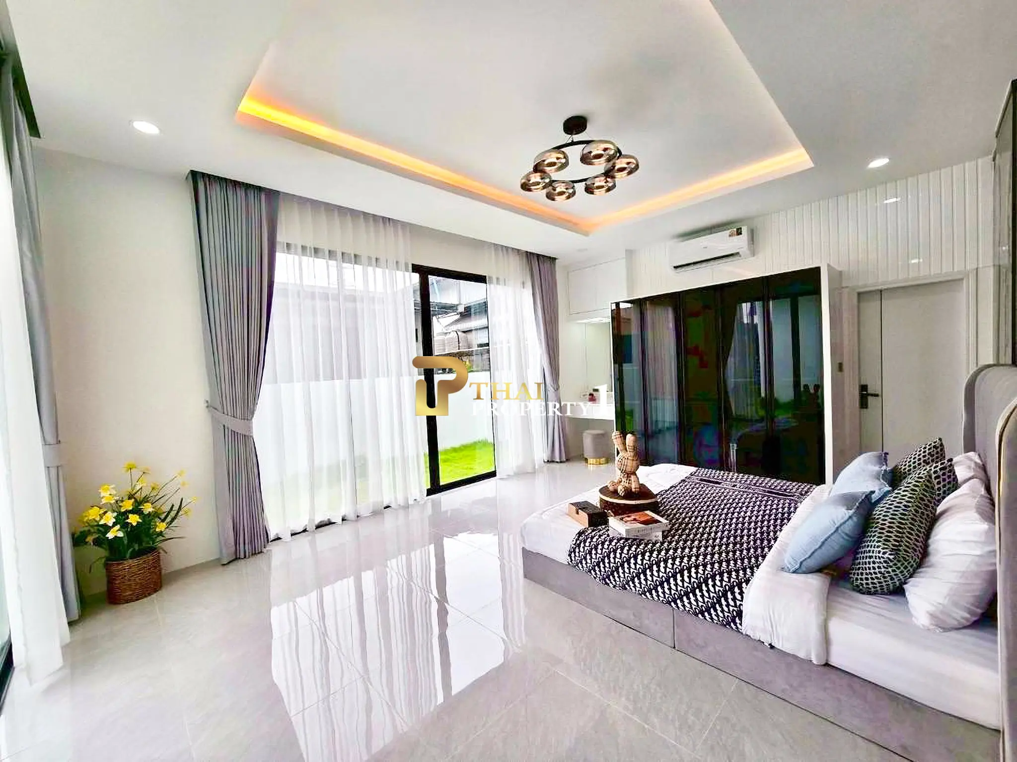  Modern Luxury Home for Sale in East Pattaya, Fully Furnished, 6.59 MB