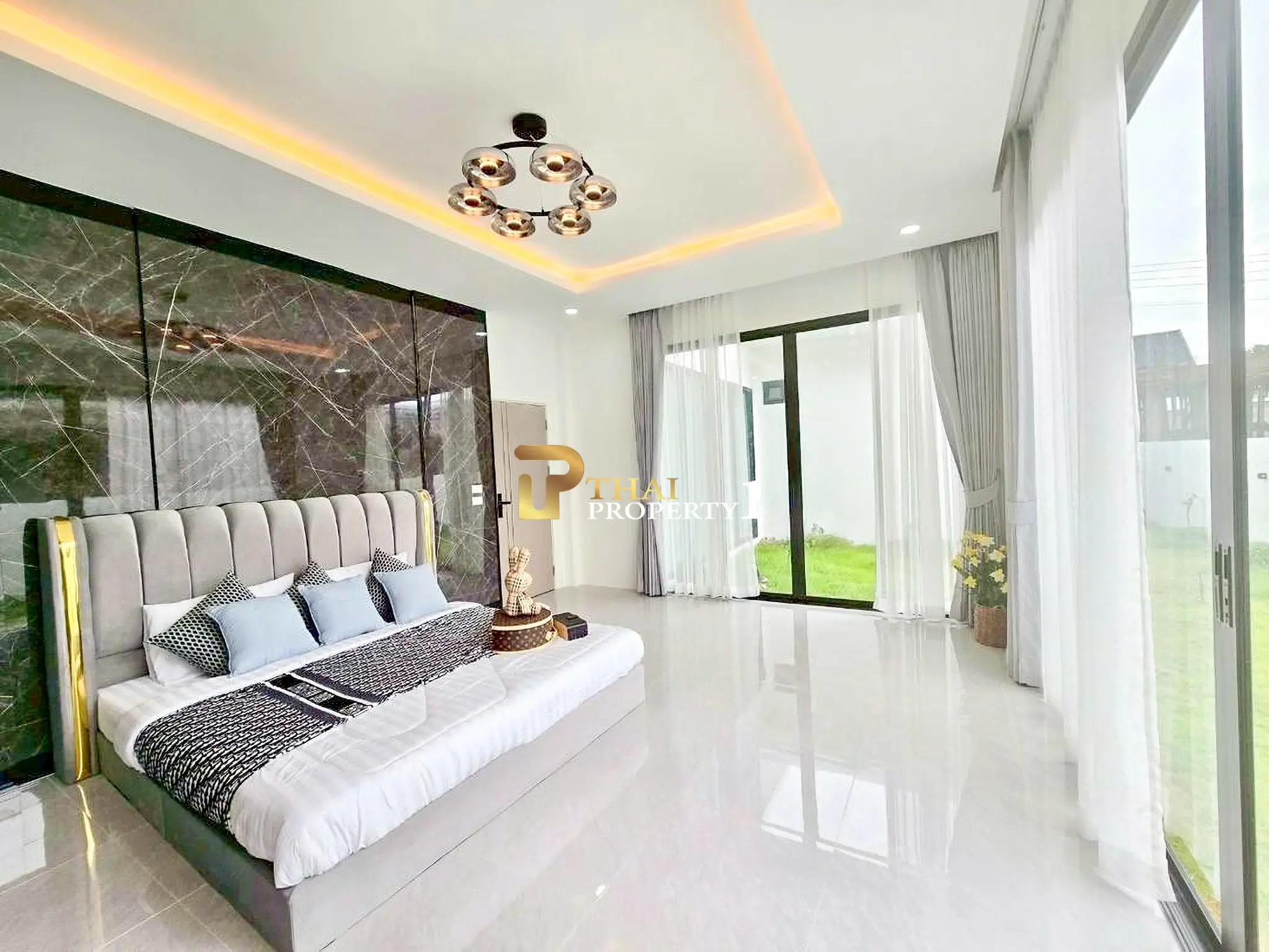  Modern Luxury Home for Sale in East Pattaya, Fully Furnished, 6.59 MB