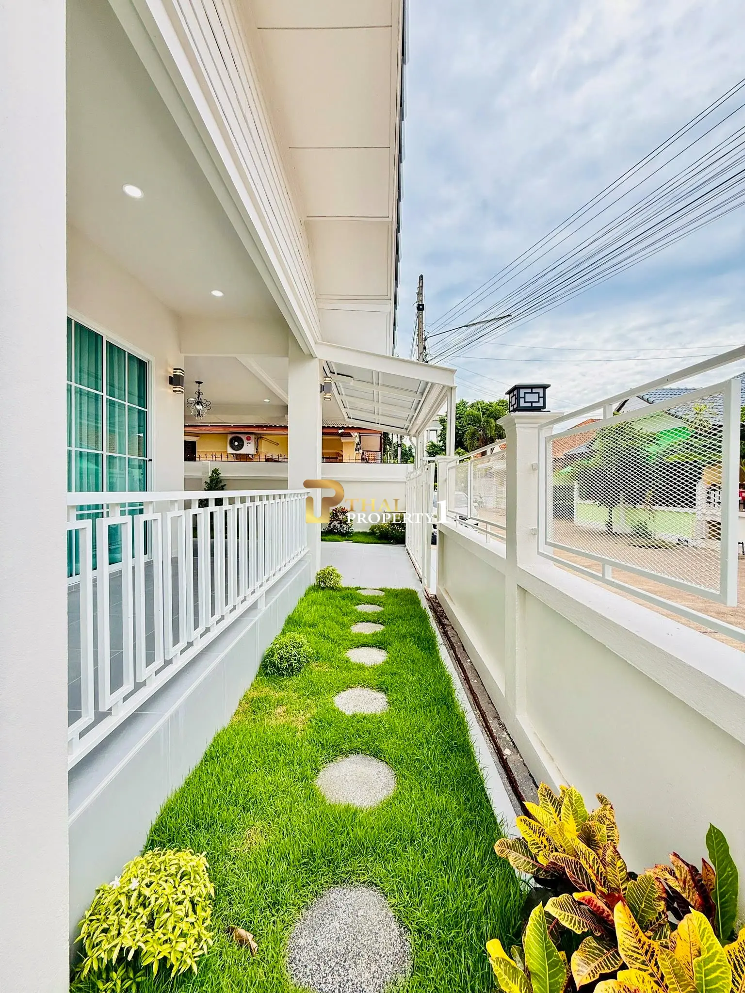 Ready to Move In House for Sale – Classic Home 3 Bedrooms, Fully Furnished, 4.99 Million Baht 