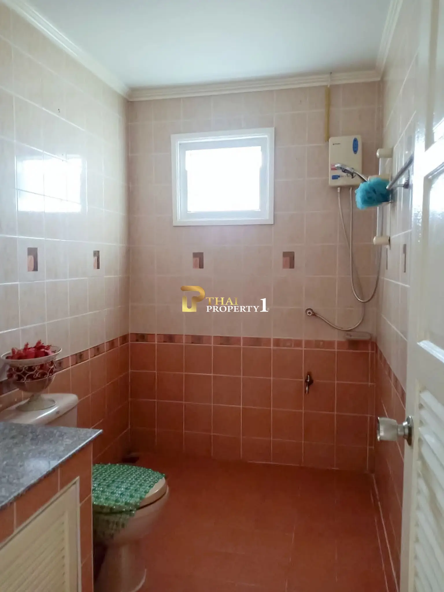 Spacious 3-Bedroom Pool Villa for Sale Near Jomtien Beach Large Garden - View Point Village