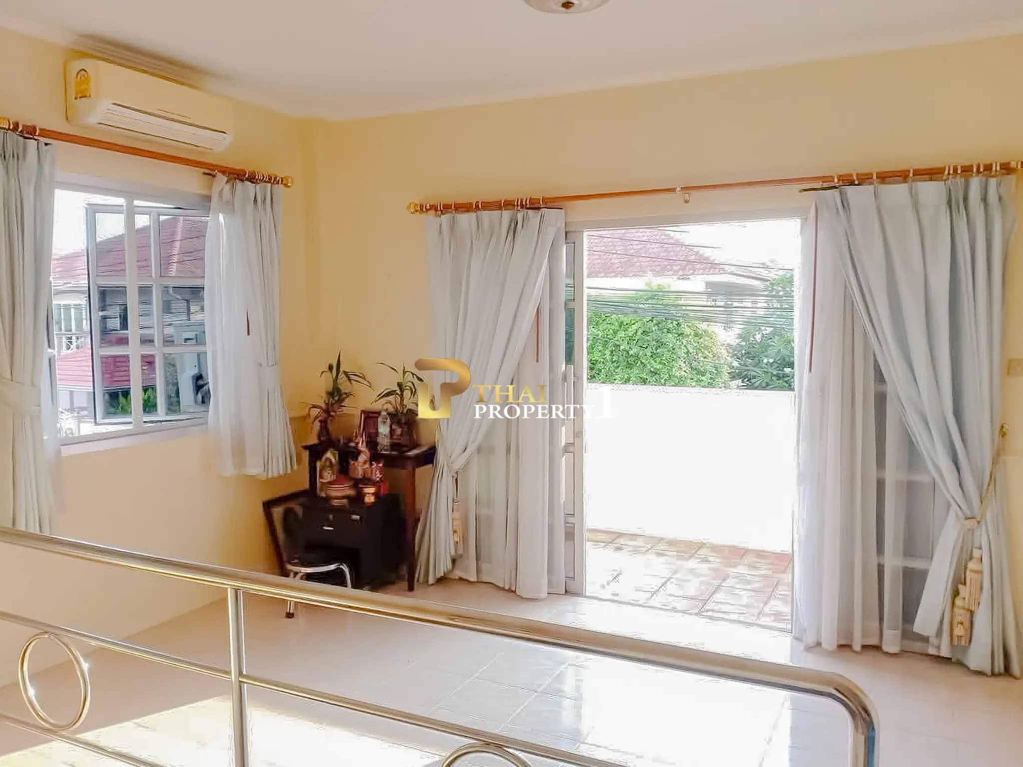 Spacious 3-Bedroom Pool Villa for Sale Near Jomtien Beach Large Garden - View Point Village
