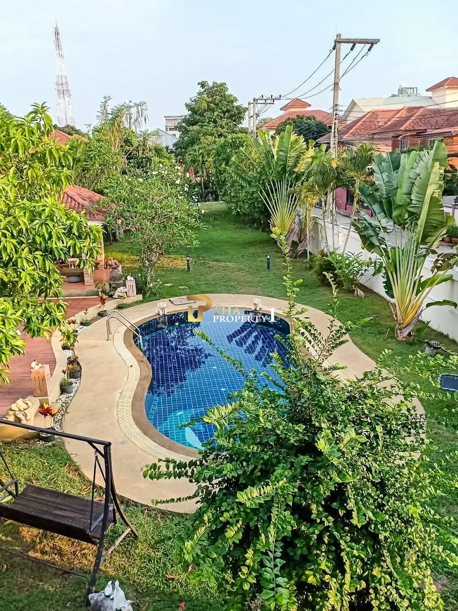 Spacious 3-Bedroom Pool Villa for Sale Near Jomtien Beach Large Garden - View Point Village