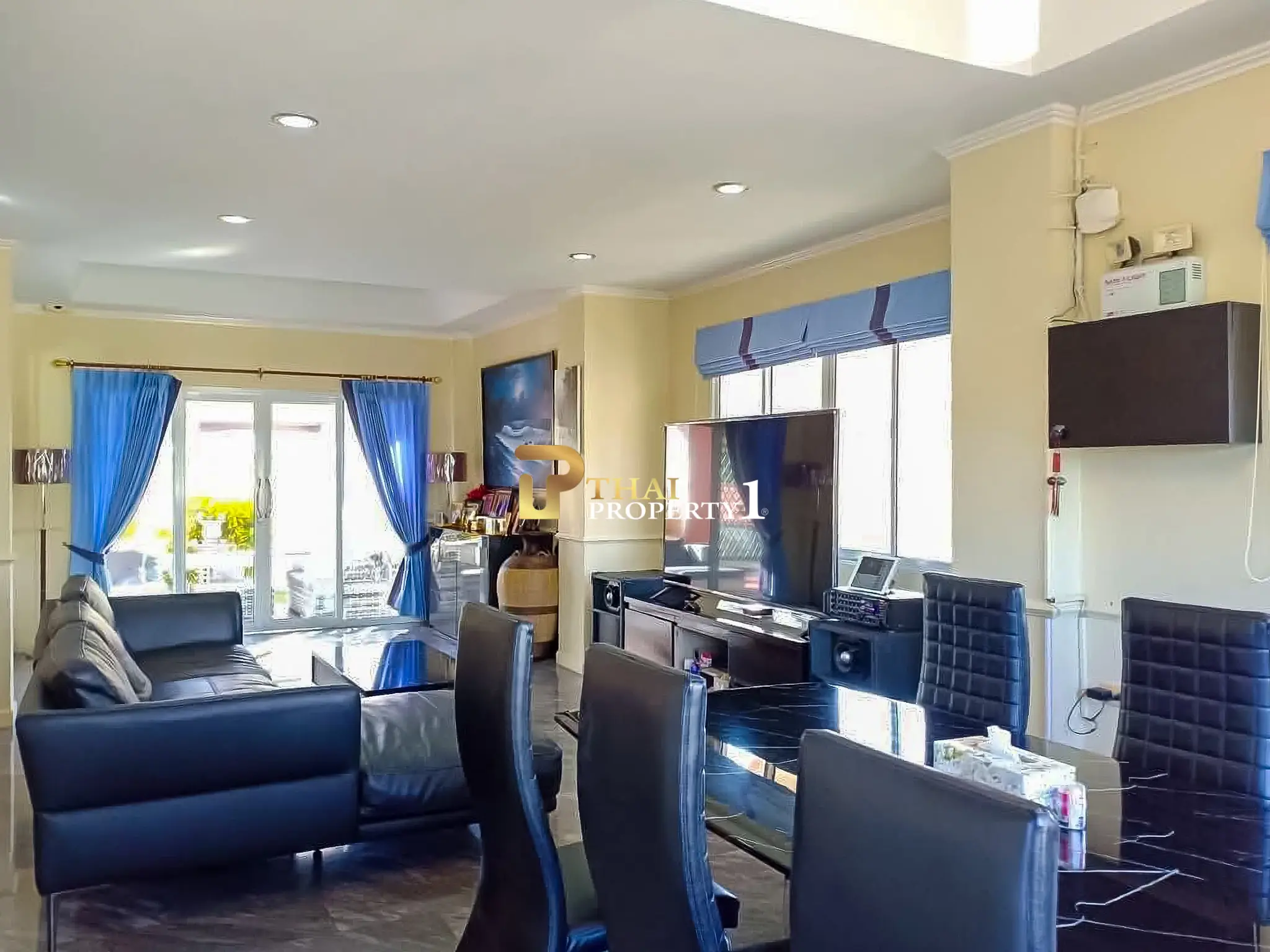 Spacious 3-Bedroom Pool Villa for Sale Near Jomtien Beach Large Garden - View Point Village