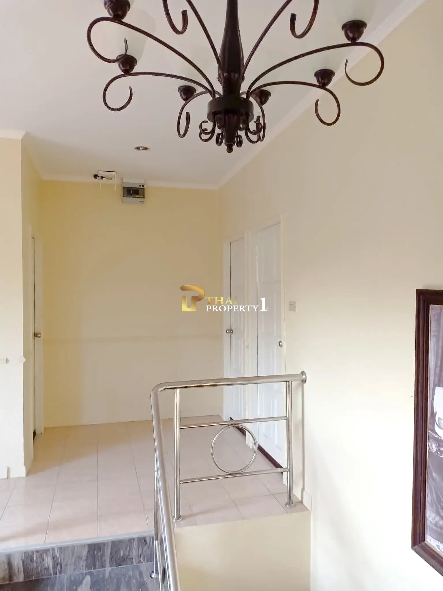 Spacious 3-Bedroom Pool Villa for Sale Near Jomtien Beach Large Garden - View Point Village