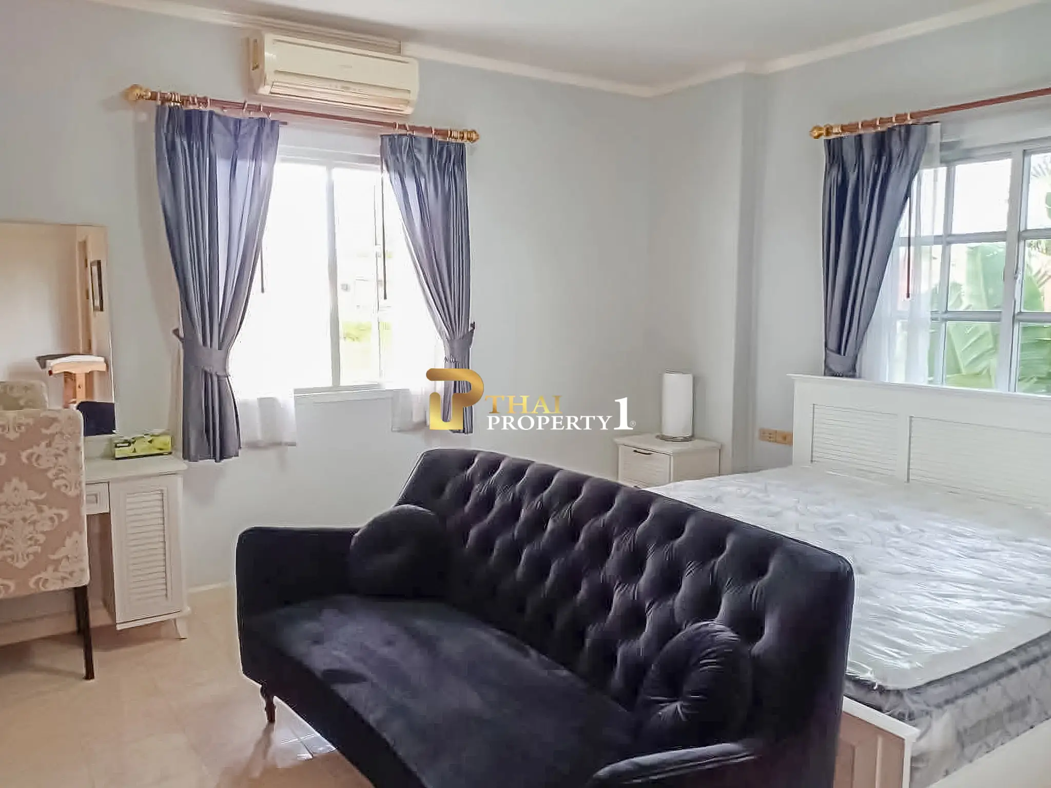 Spacious 3-Bedroom Pool Villa for Sale Near Jomtien Beach Large Garden - View Point Village